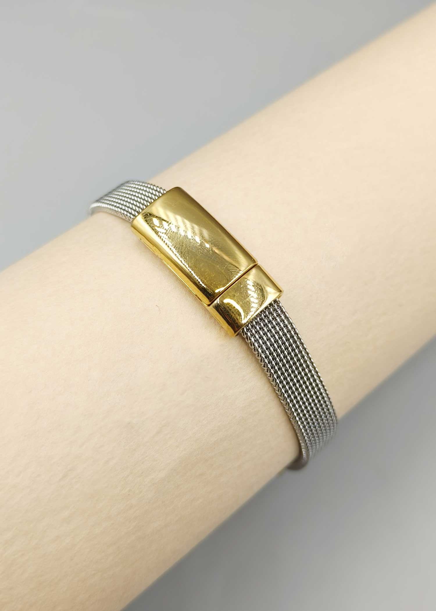 Cubic Zircon Fish Style Women Loose Bracelet