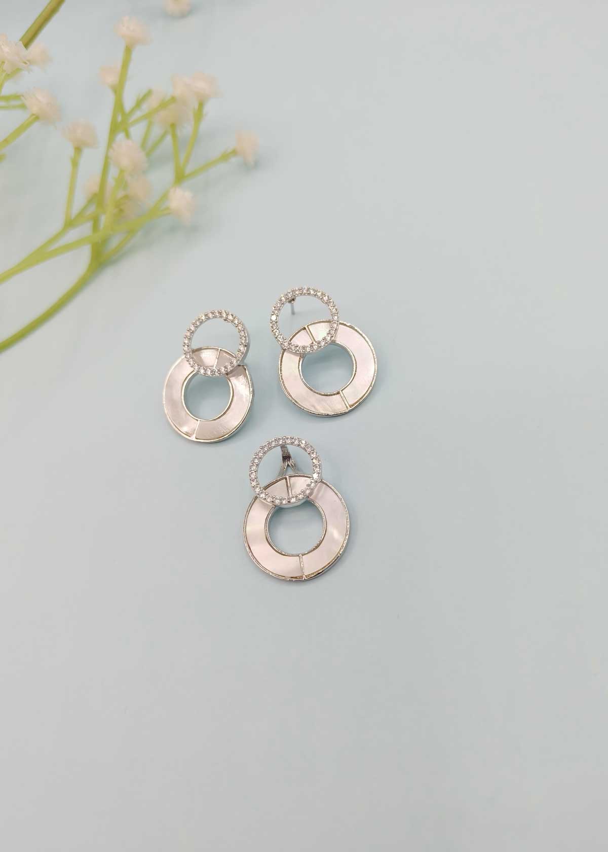 Minimalist Cubic Zircon & Mother Of Pearl Silver-Plated Pendant Set