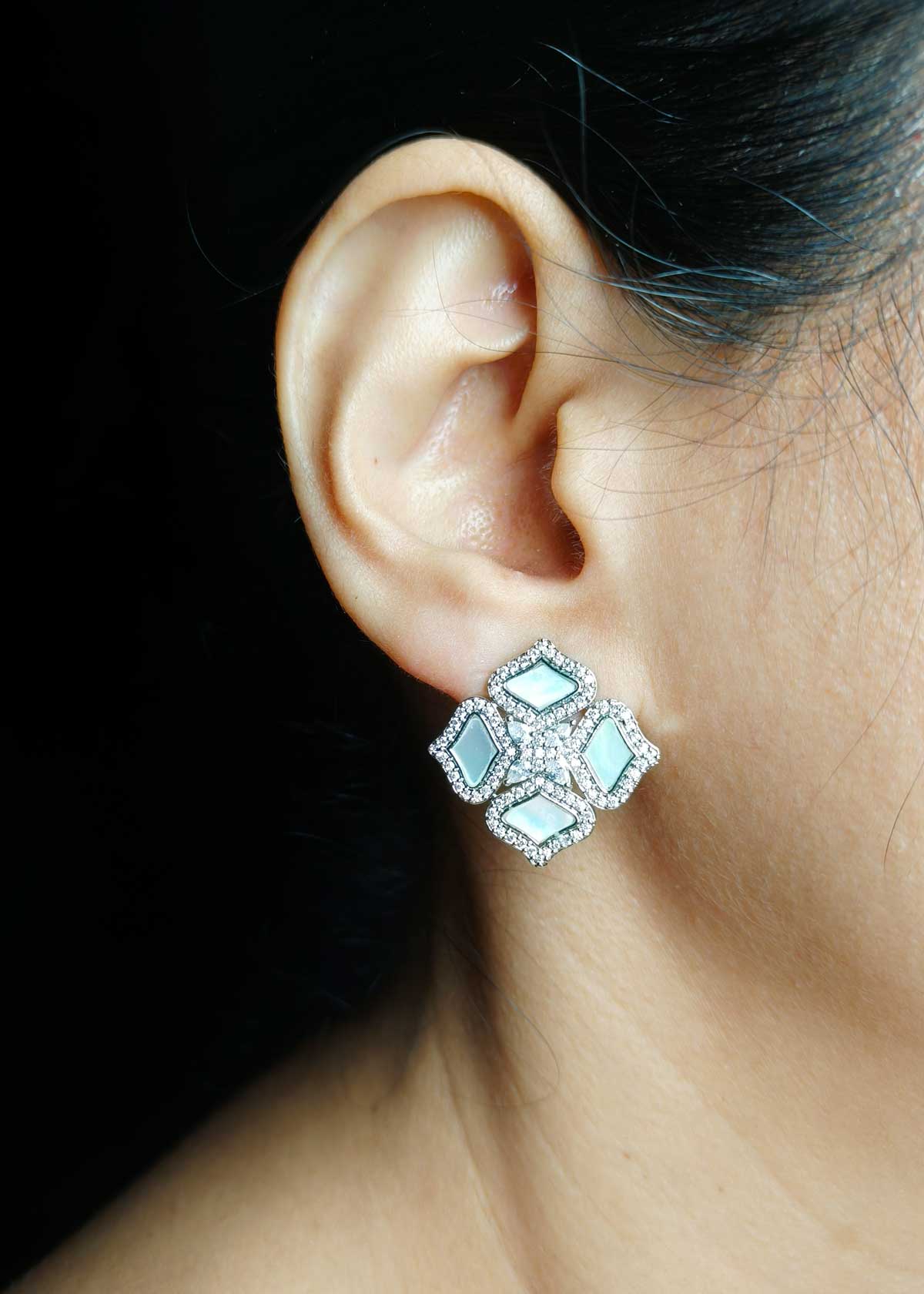 Elegant Mother of Pearl Square Zircon Pendant Set