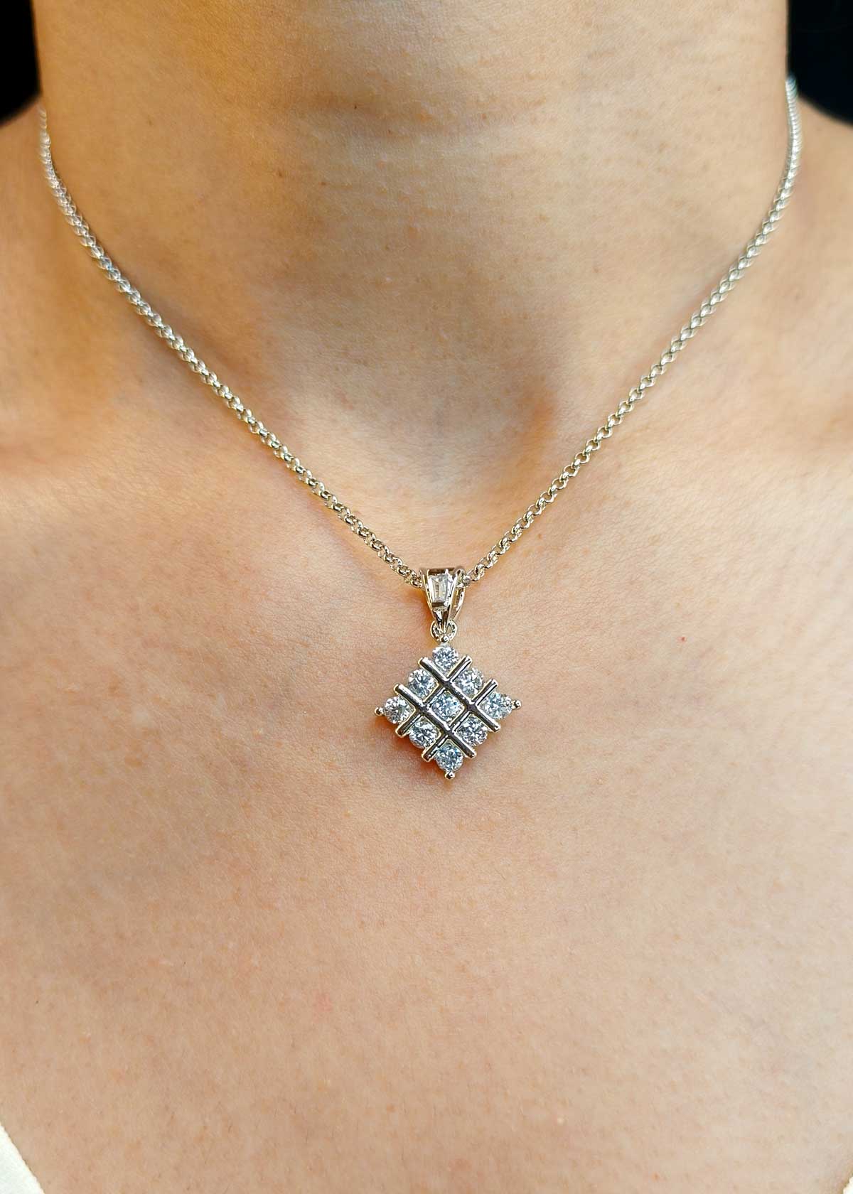 Sparkling Treasure Square Zircon Pendant set + Chain