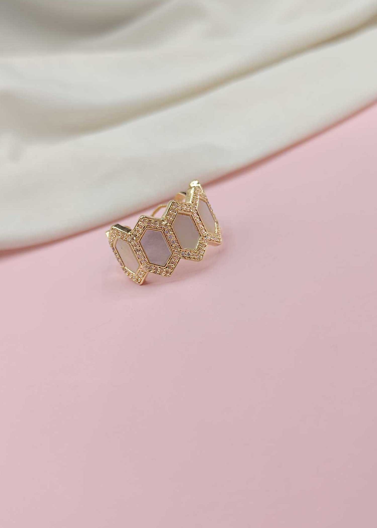 Mother Of Pearl Finger Ring