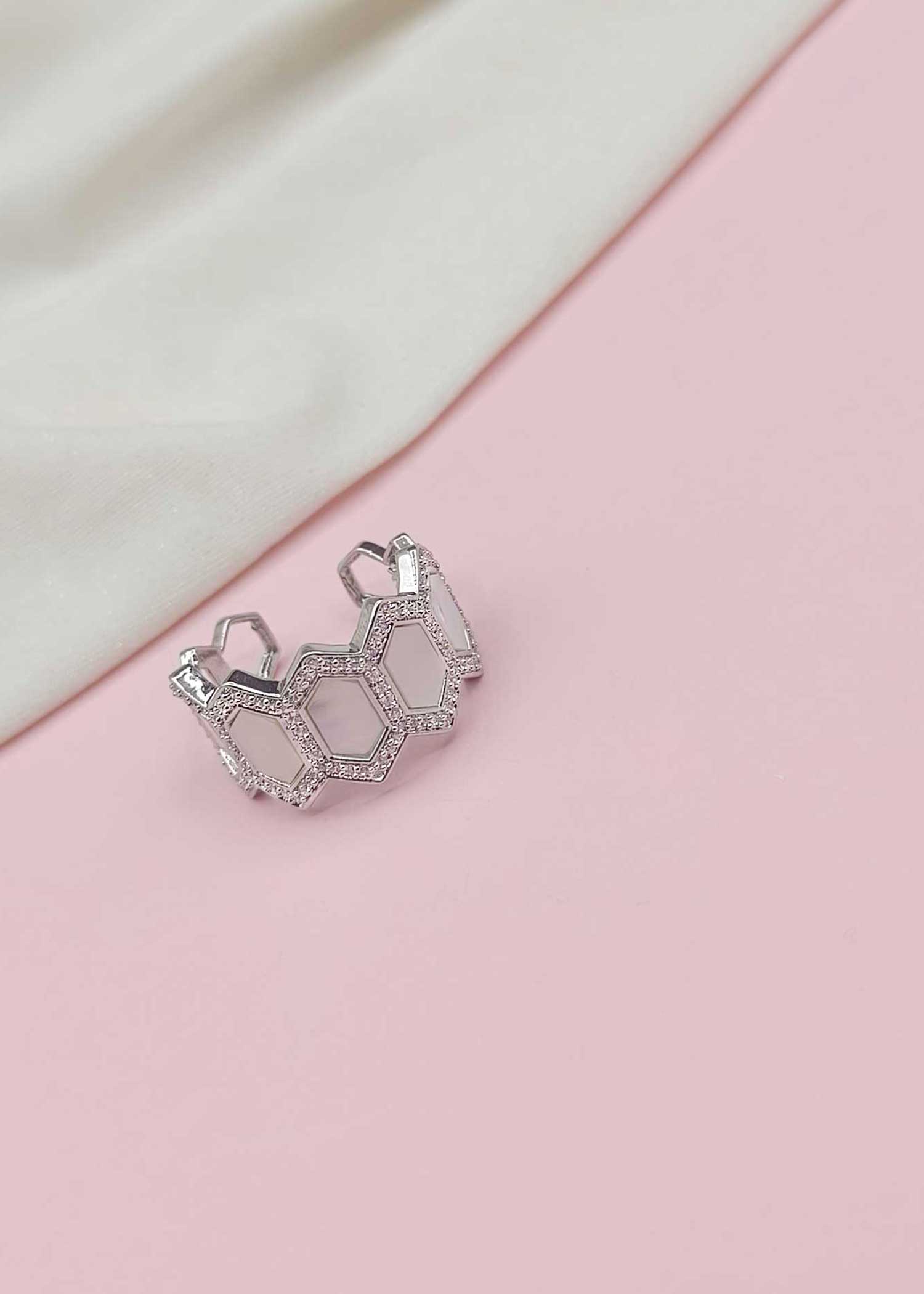 Mother Of Pearl Finger Ring