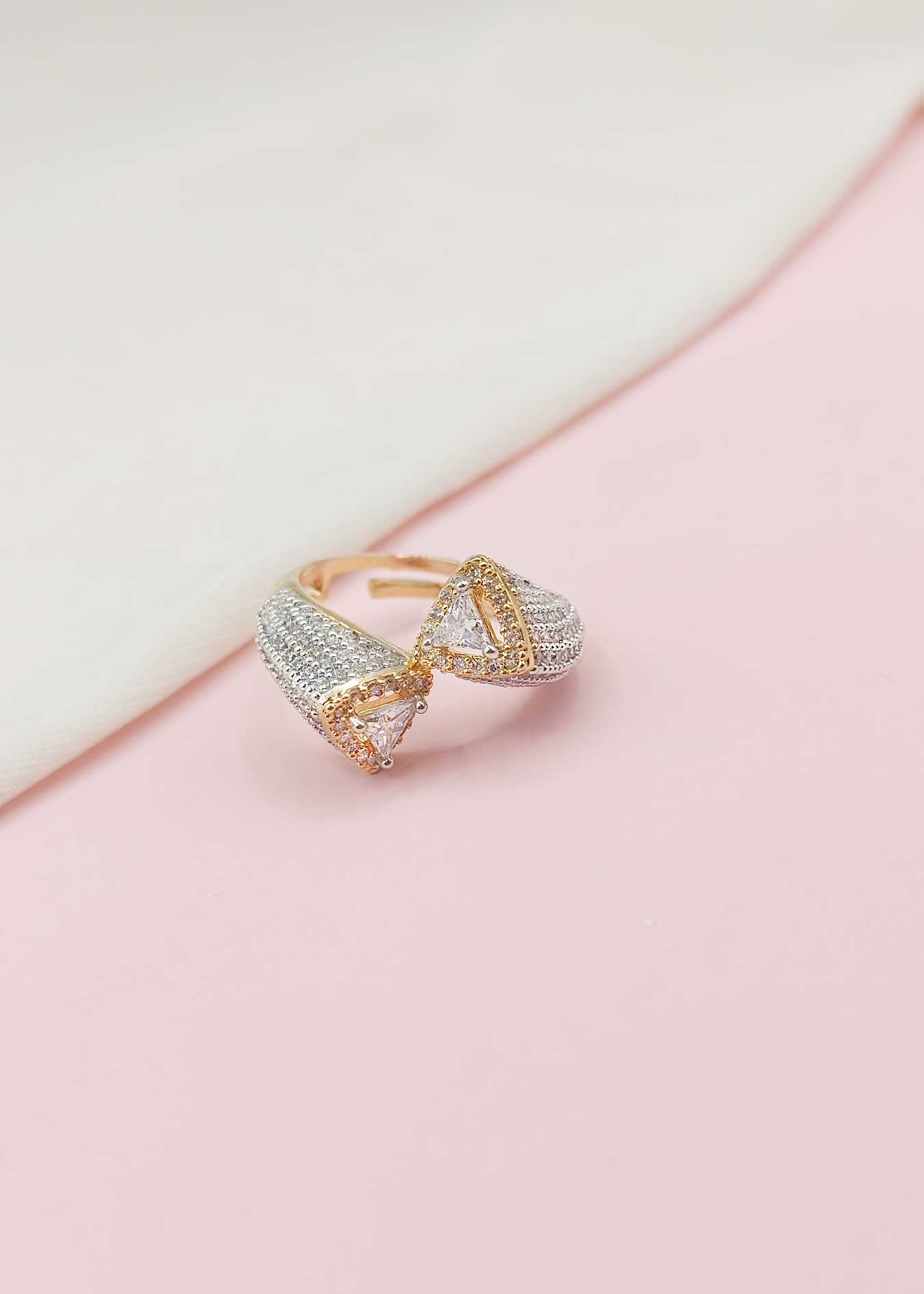 Zircon Finger Ring