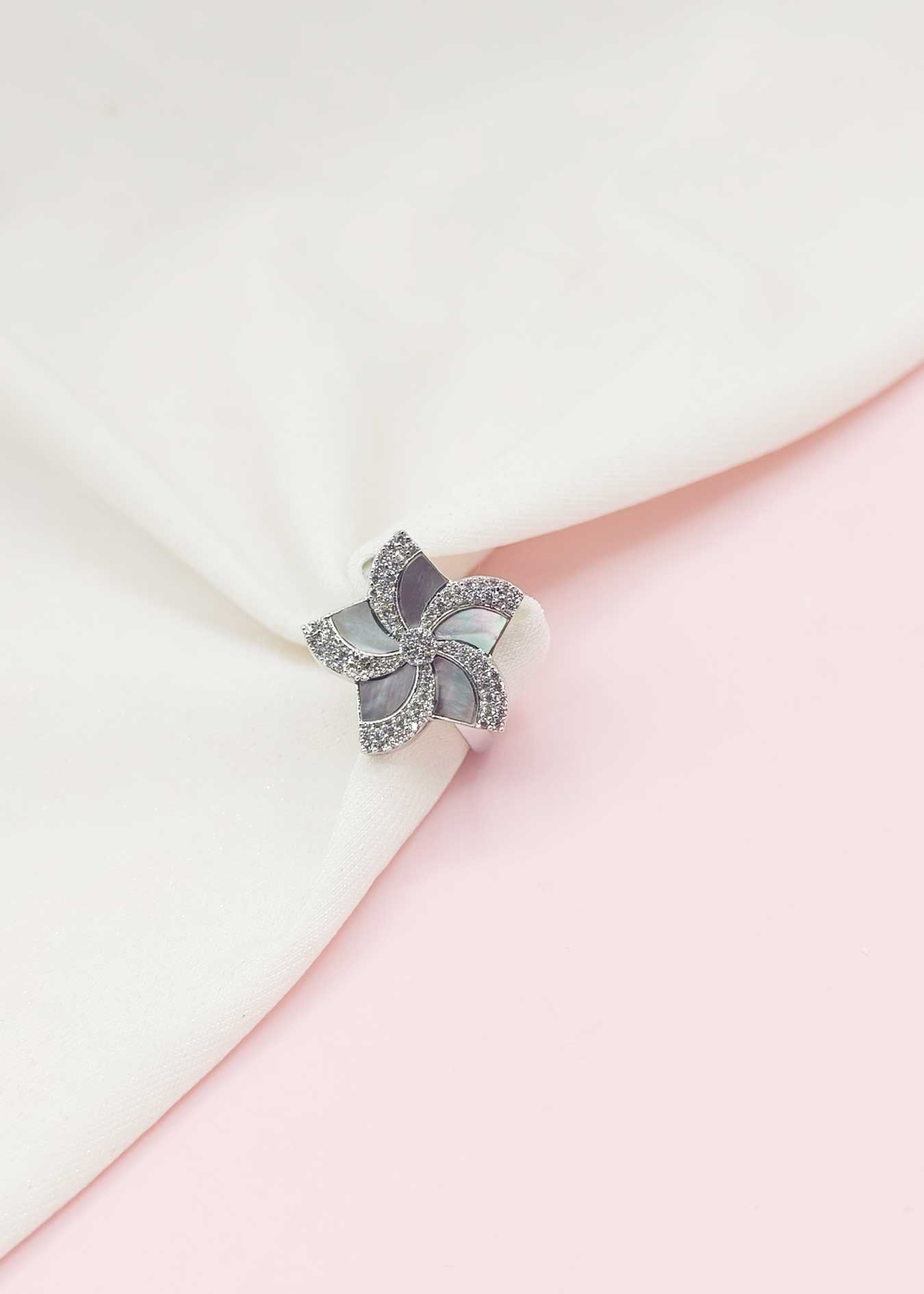 Cubic Zircon Mother of Pearl Star Flower Design Adjustable Finger Ring For Women