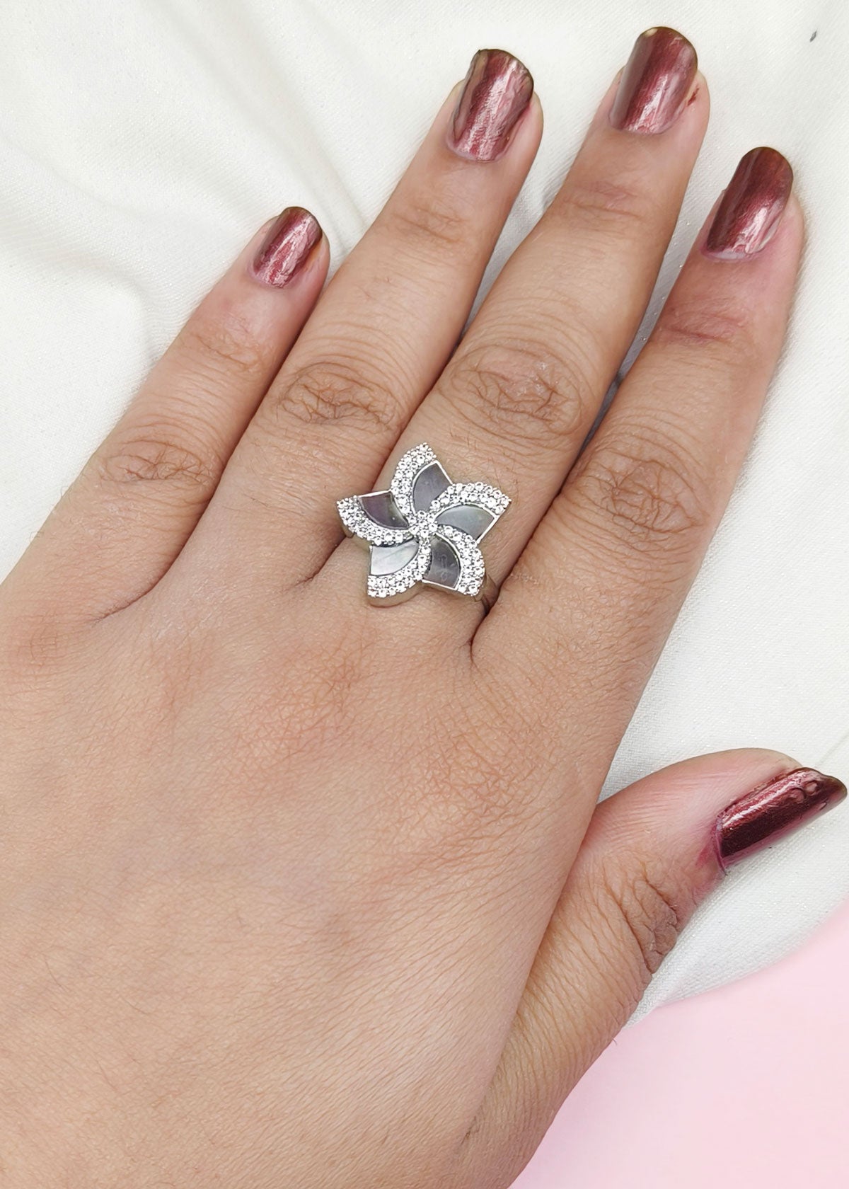 Beautiful Stylish Flower Design CZ Mother of Pearl Women Adjustable Finger Ring