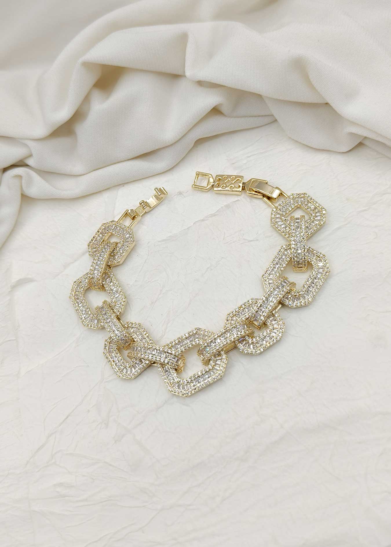 Loose bracelet