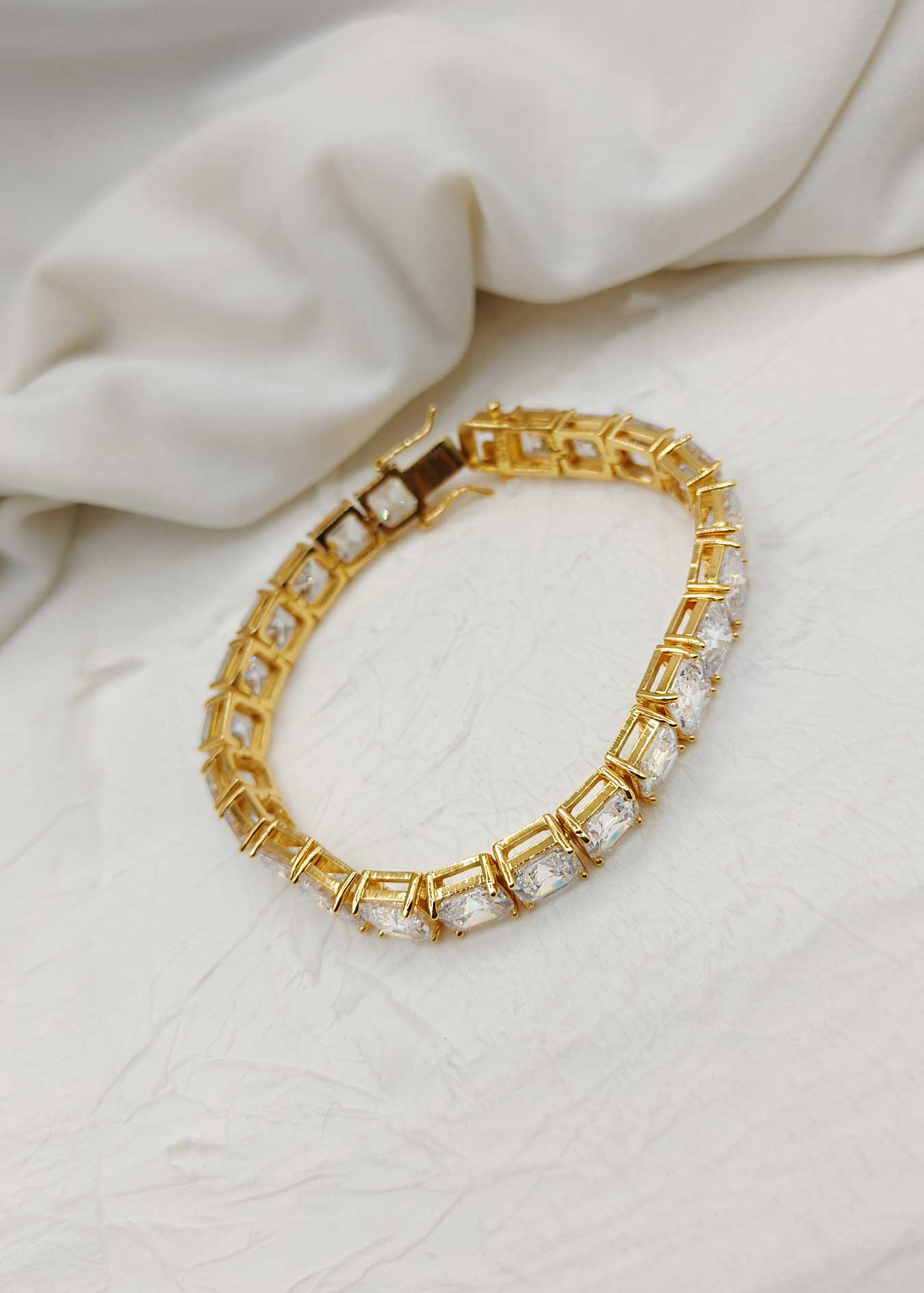Loose bracelet