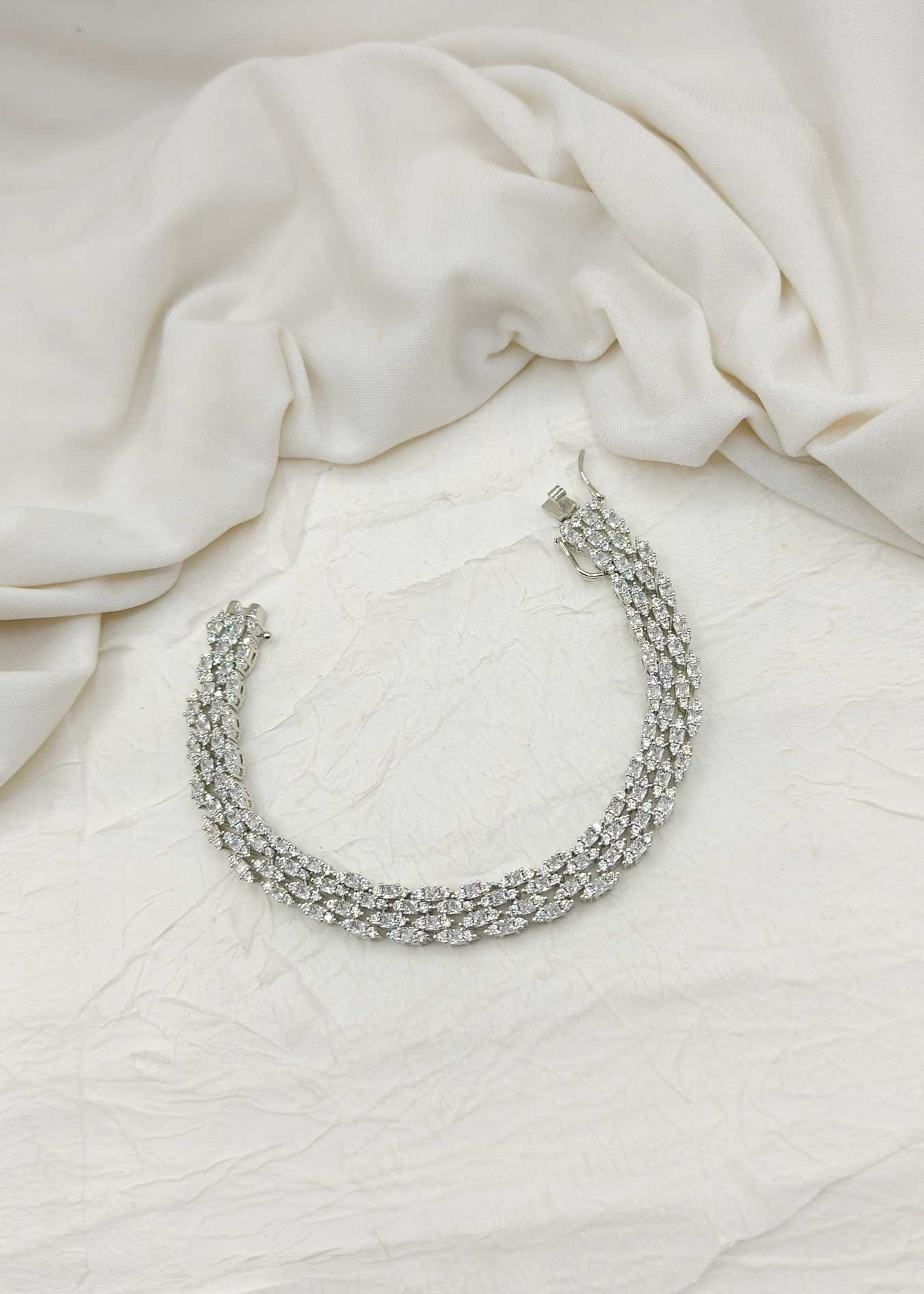 Broad Classic Diamonds Loose Bracelet