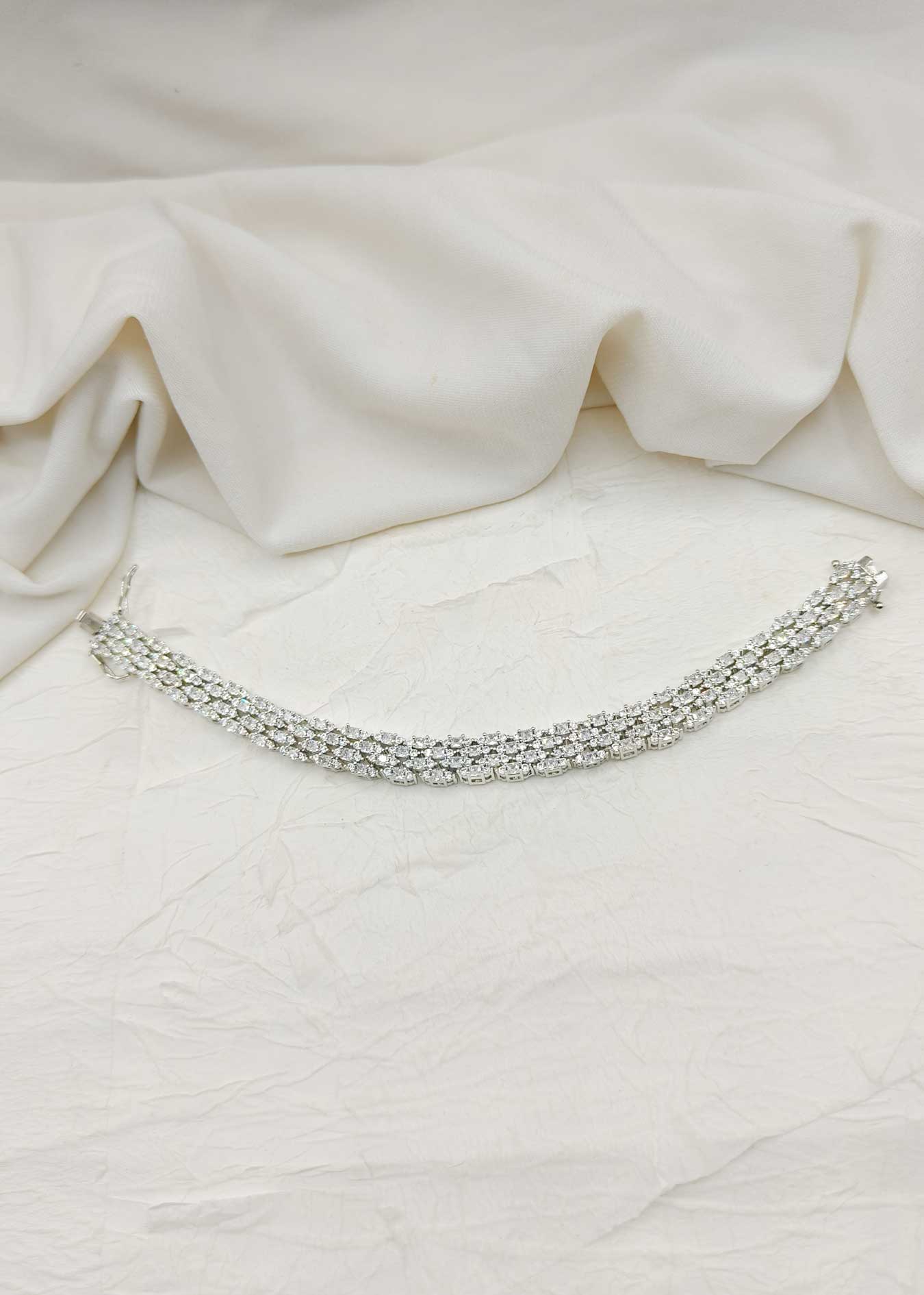Broad Classic Diamonds Loose Bracelet
