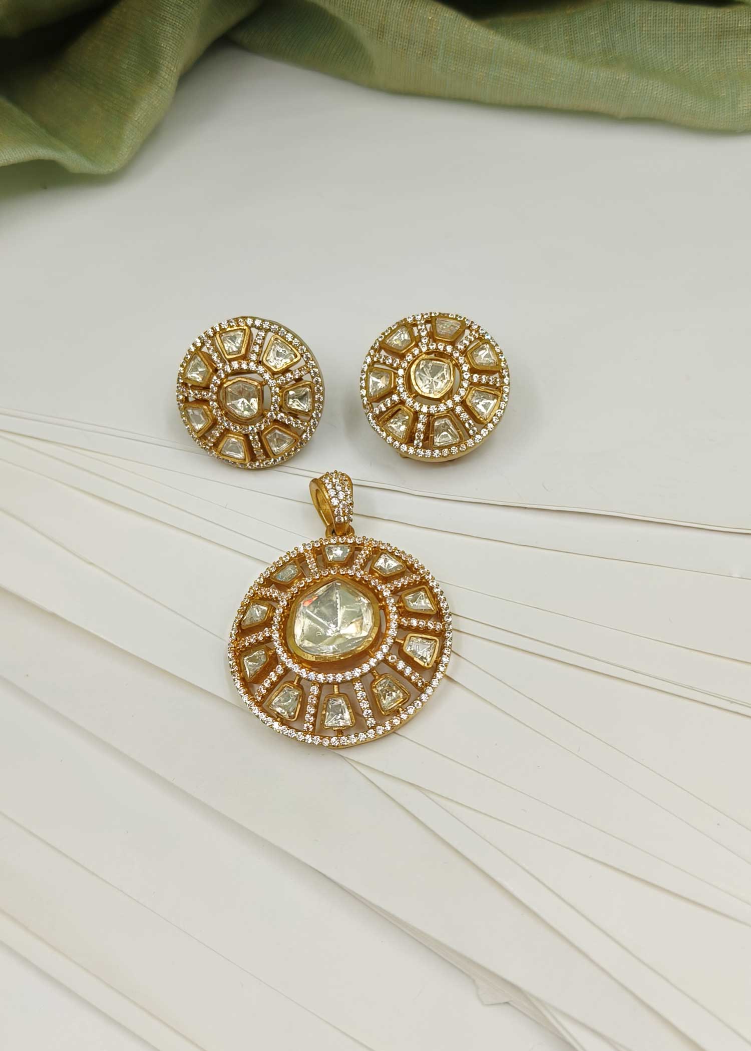 Kundan Pendant set