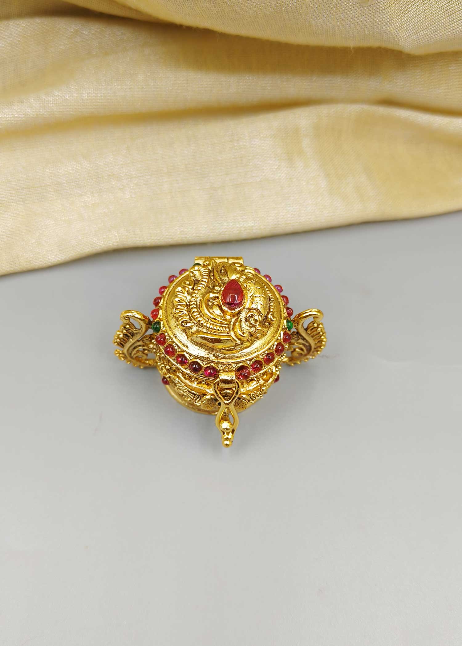 Sindoor Dibbi