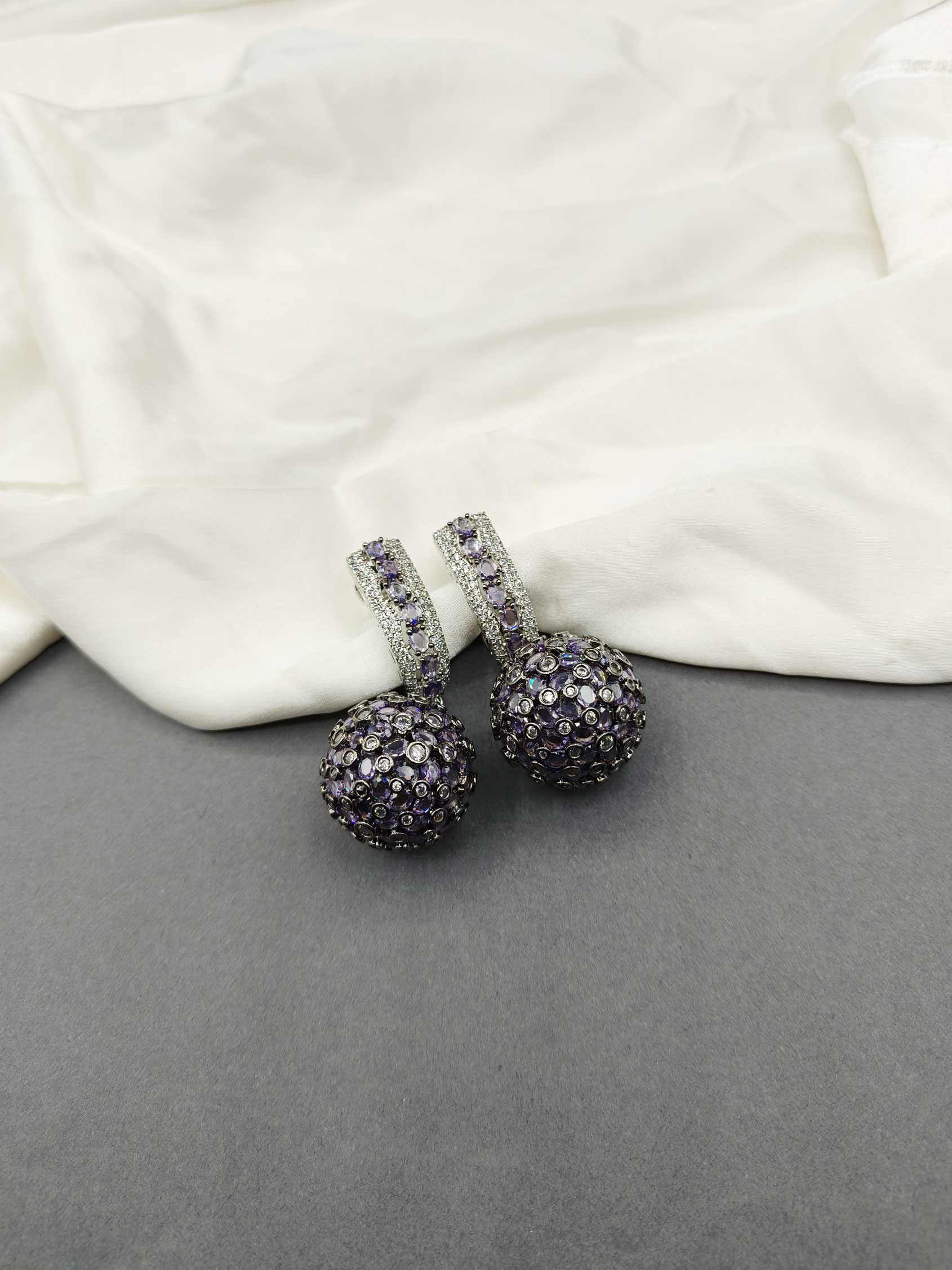 Round Shape Black Polish Cubic Zircon Earring