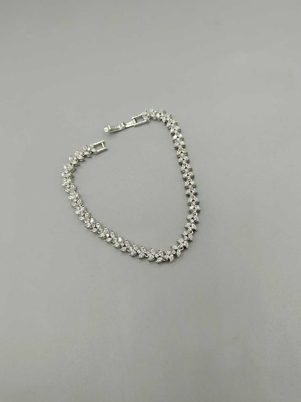 Zircon Kada Bracelet