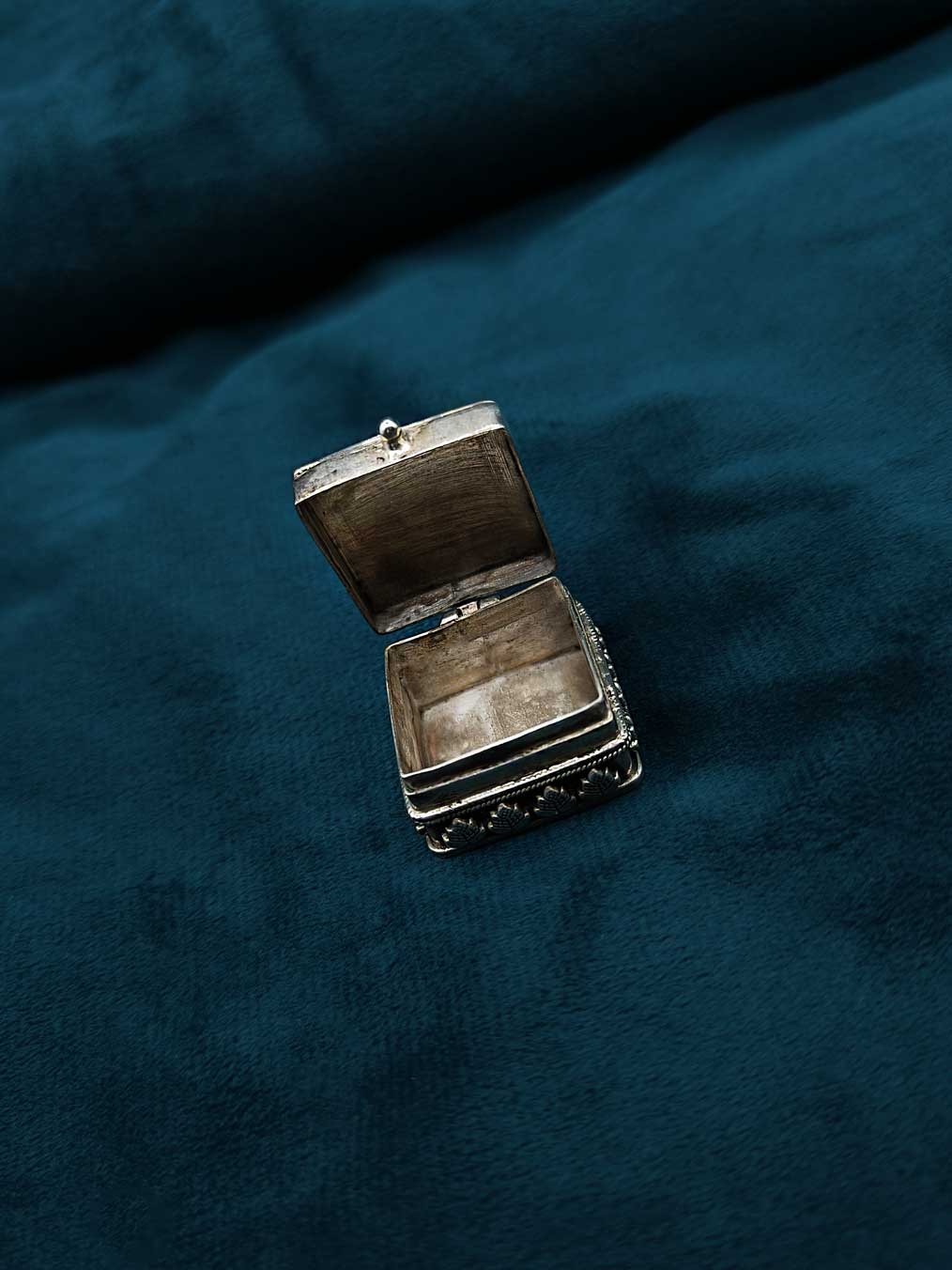 92.5 Sterling Silver Antique Finish Handcrafted Sindoor Box / Kumkum Box