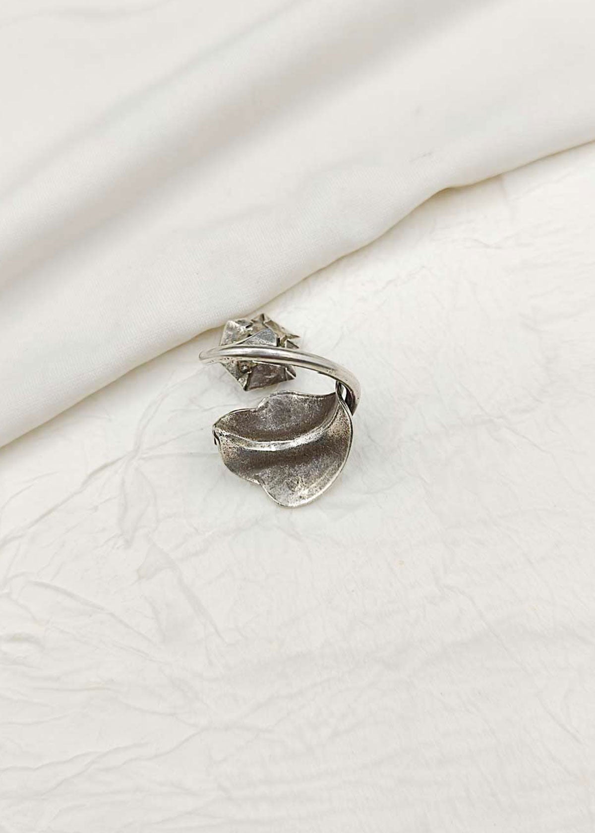 92.5 Sterling Silver Floral With Leaf Design Adjustable Finger Ring