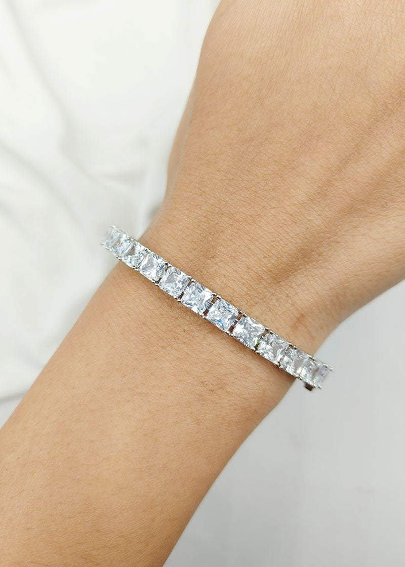 Square Shape Diamond Openable Kada Bracelet