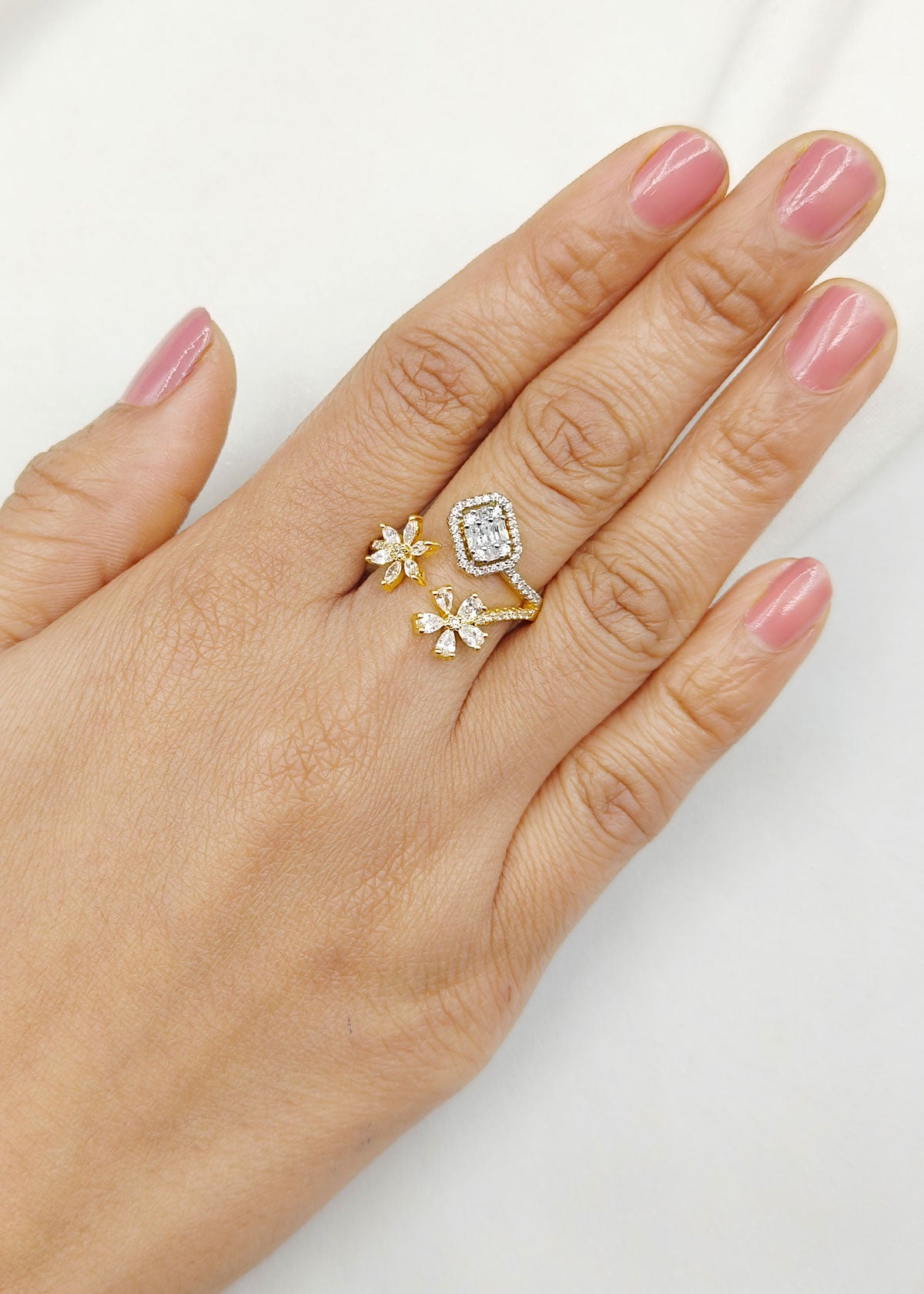 Delicate Flower Design Gold Plated Adjustable Diamond Finger Ring