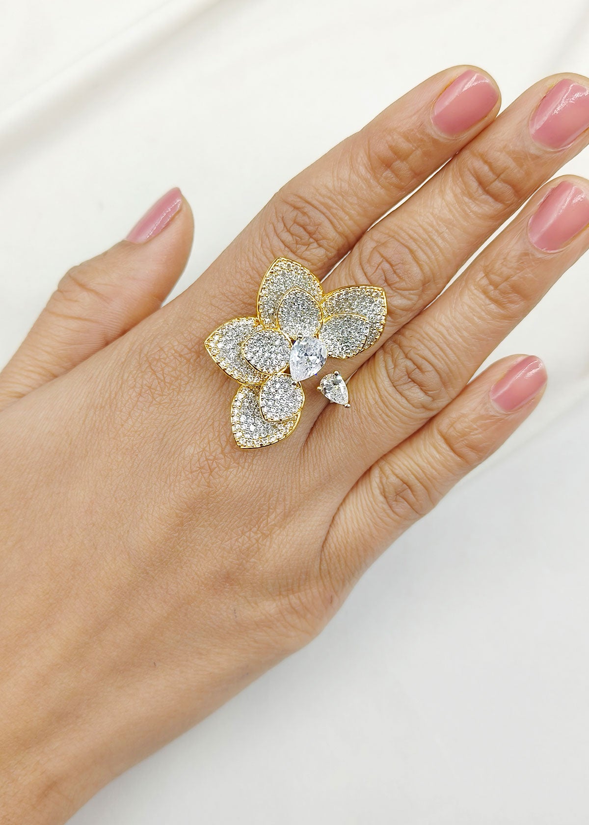 Unique Half Petal Design Gold-Plated Women Adjustable Finger Ring