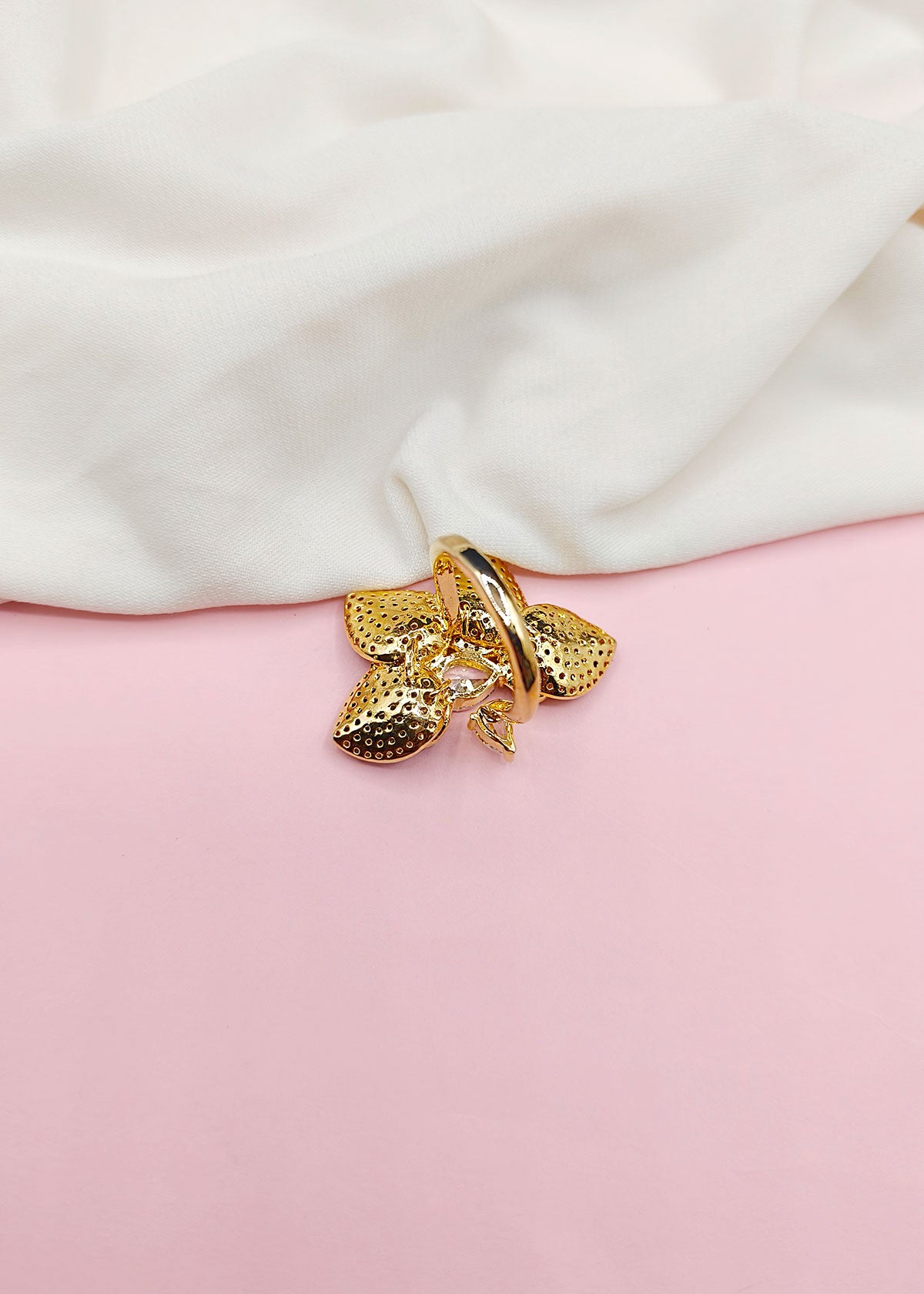 Unique Half Petal Design Gold-Plated Women Adjustable Finger Ring