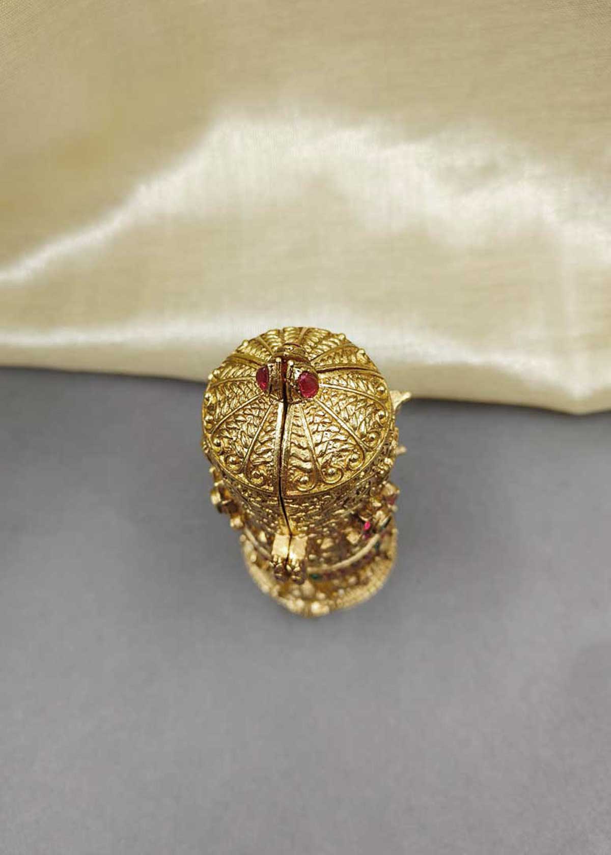 Antique Gold-Plated Ram Darbar Sindoor Box / Kumkum Box