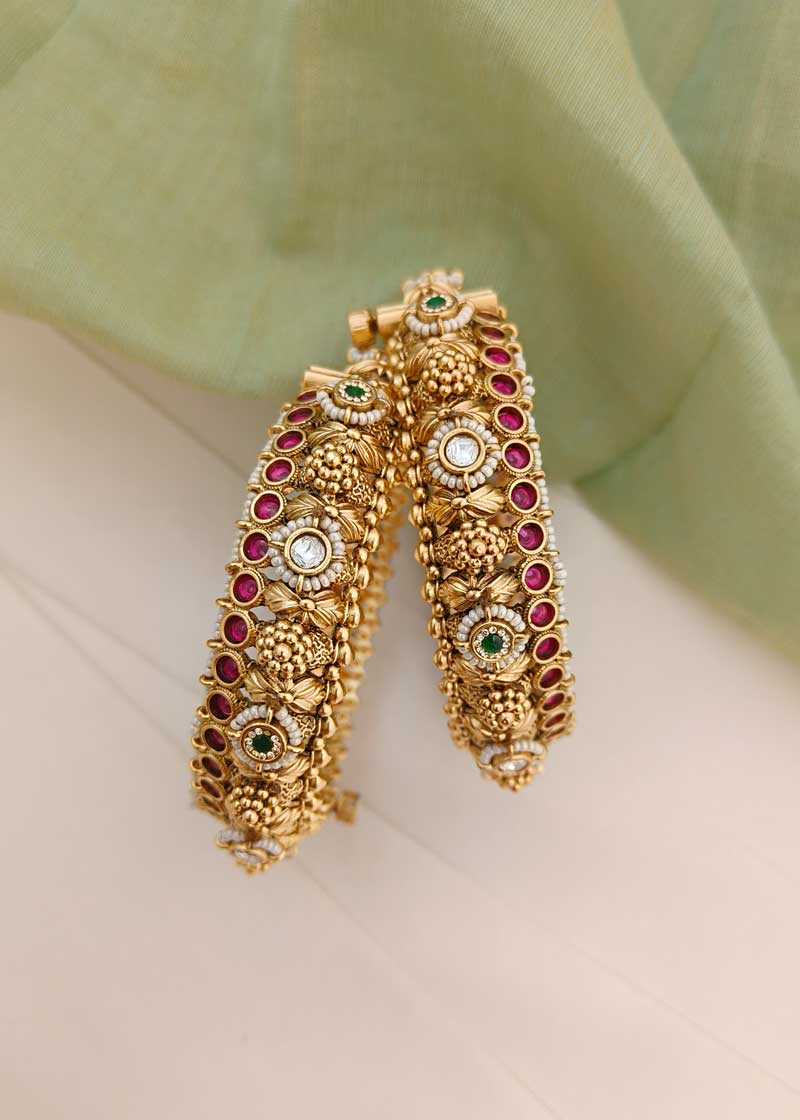 Antique Gold Kundan Traditional Openable Bangles (Pair)