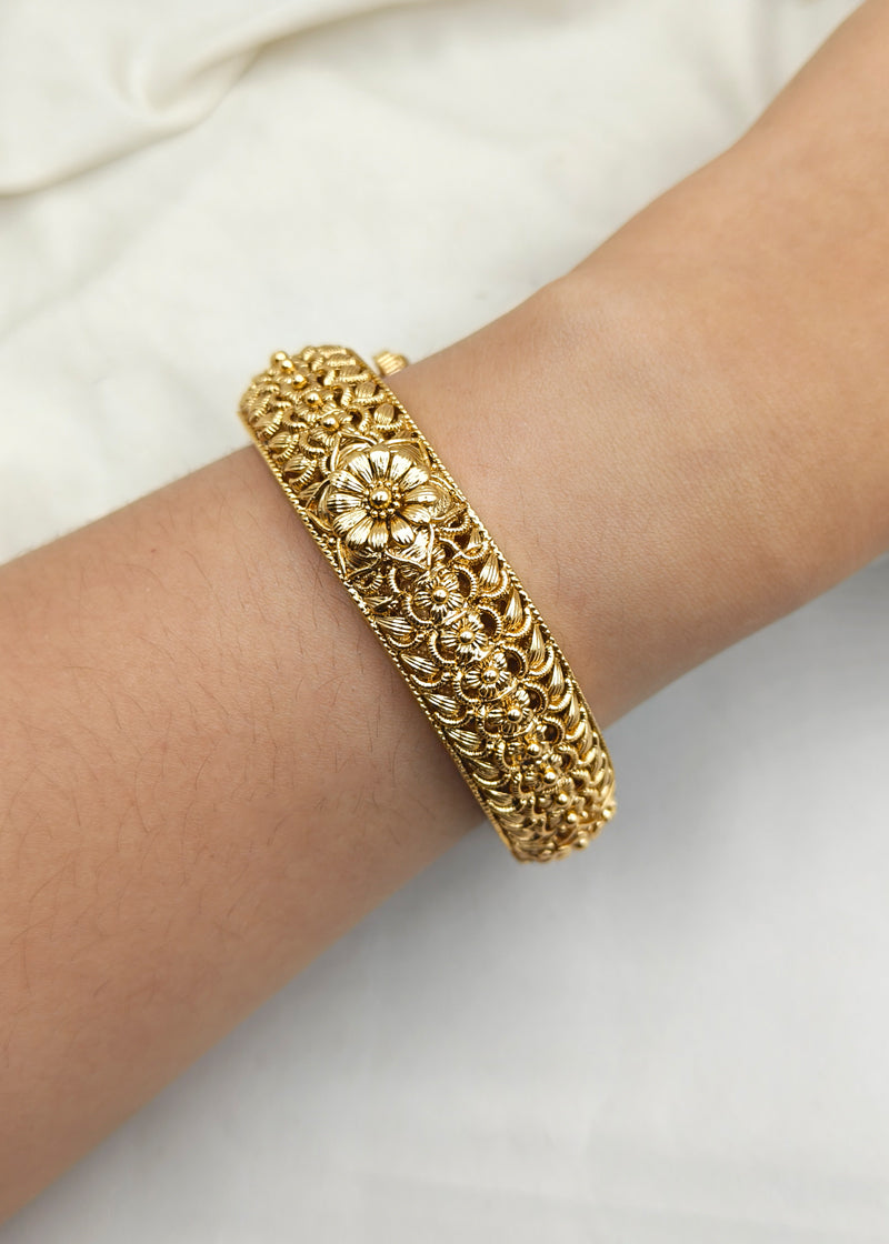 Beautiful Floral Design Antique Gold Openable Bangles (Pair)