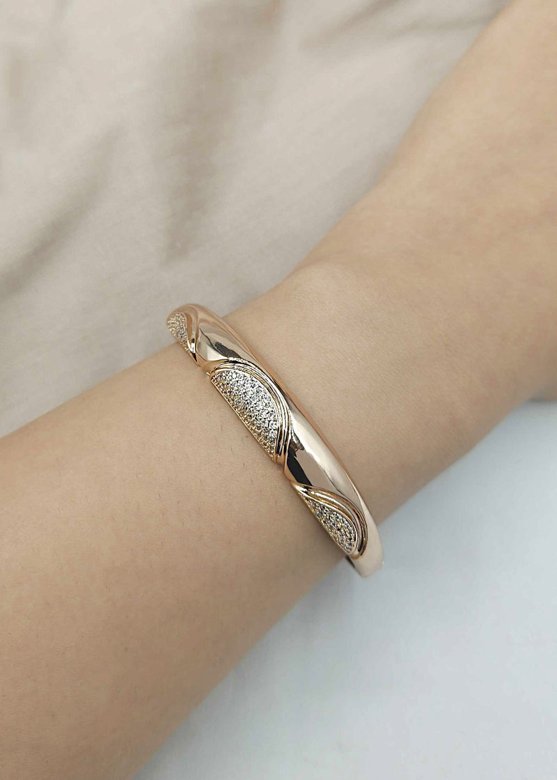 Attractive Women's Cubic Zircon Rose Gold Kada Bracelet