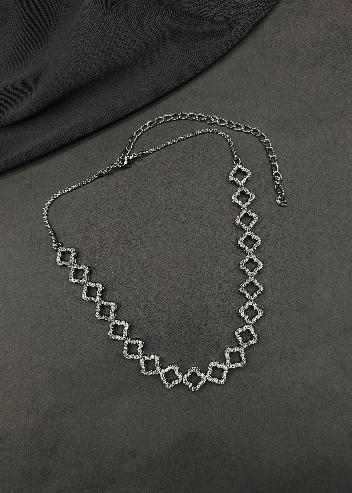 Cubic Zircon Van Cleef Shape Delicate Short Necklace Set
