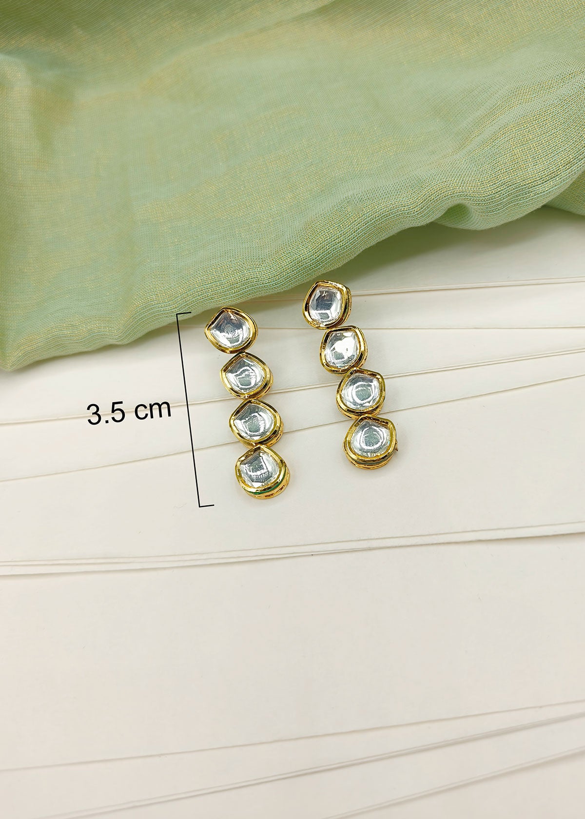 Delicate Classic Gold Plated Kundan Short Necklace Set