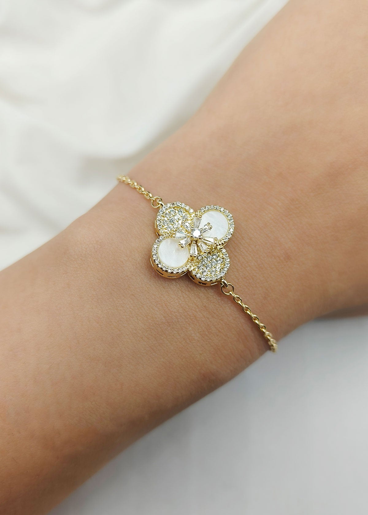 Elegant Mother of Pearl Cubic Zircon Floral Delicate Loose Bracelet