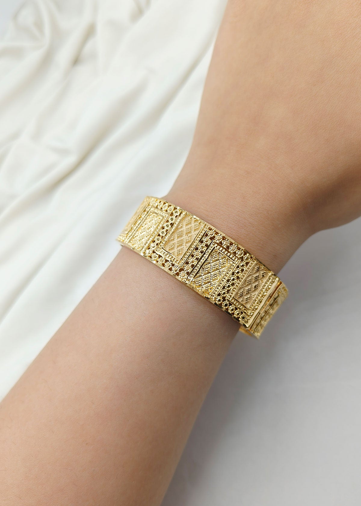 Textured Rectangle Pattern 1 Gram Gold Plated Openable Broad Kada Bangle (Pair)