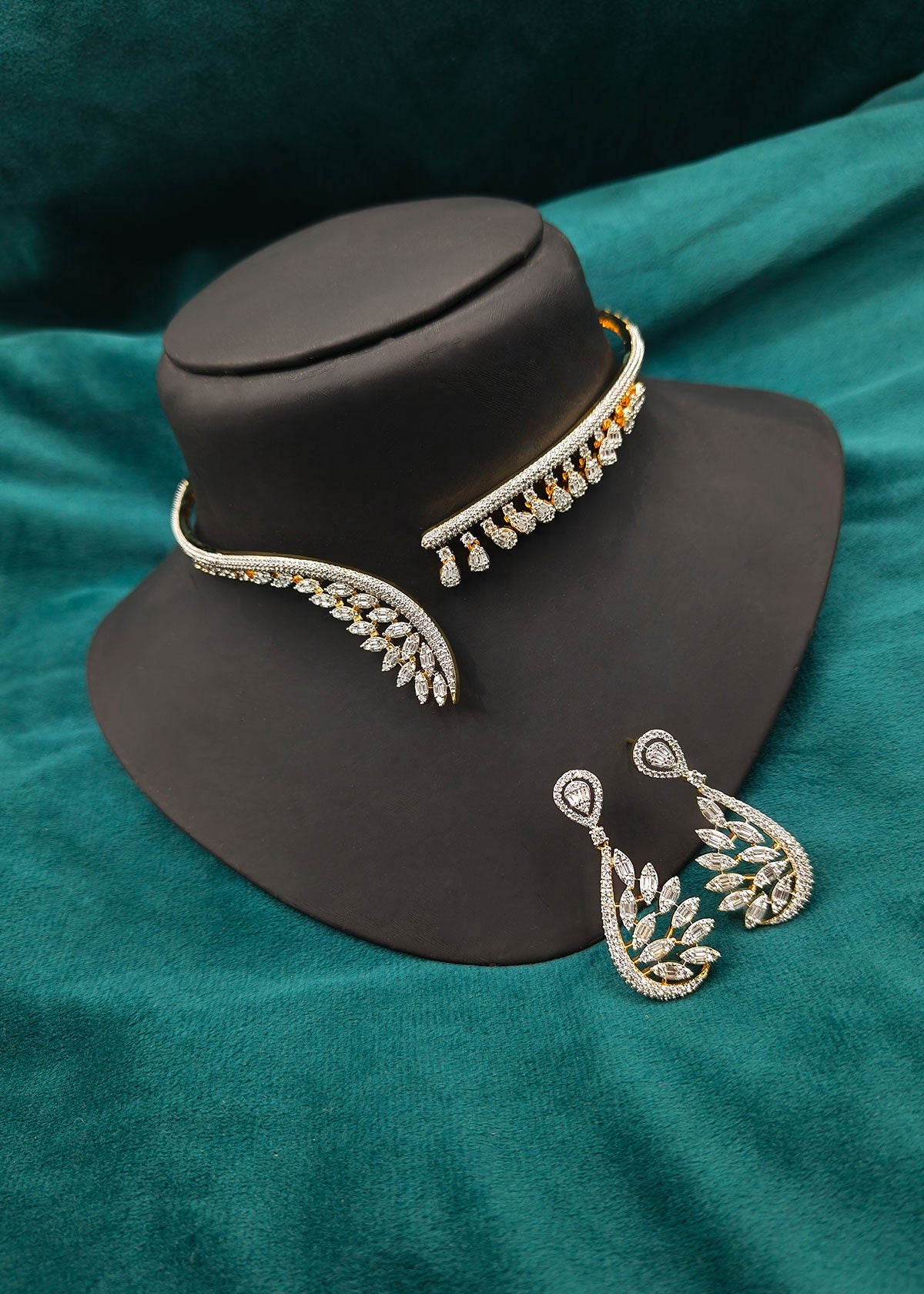 Tear Drop Shaped Baguette Diamond Classy Zircon Studded Gold And Silver Plated Stiff Hasli Necklace Set