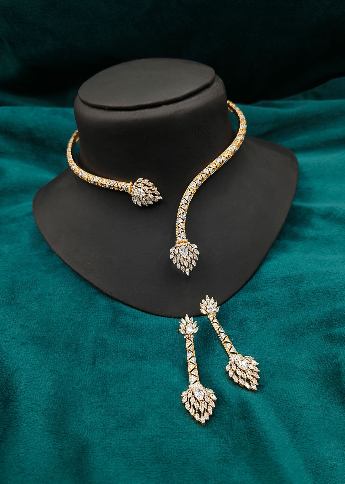Radiant Collar Design Cubic Zircon With Marquise Stone Gold And Silver Plated Western Stiff Hasli Necklace Set
