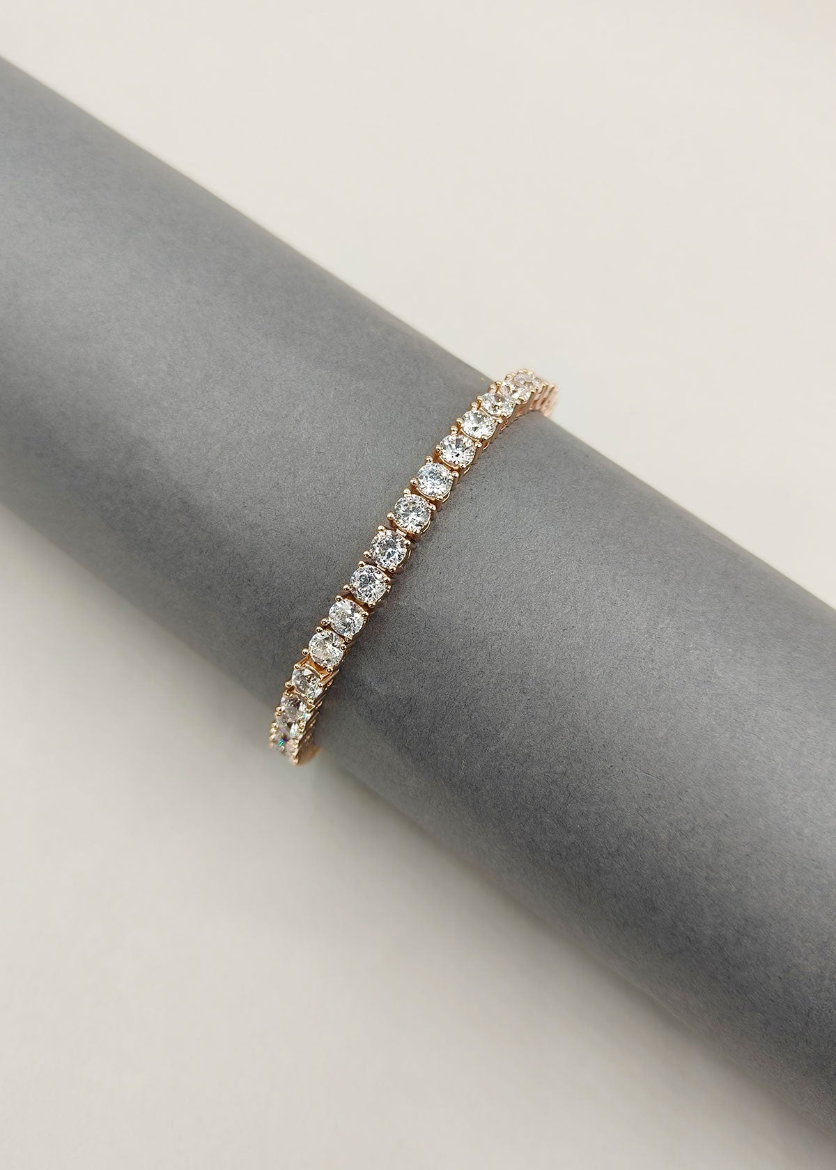 Classic Round Cut Diamond Studded Tennis Loose Bracelet For Women