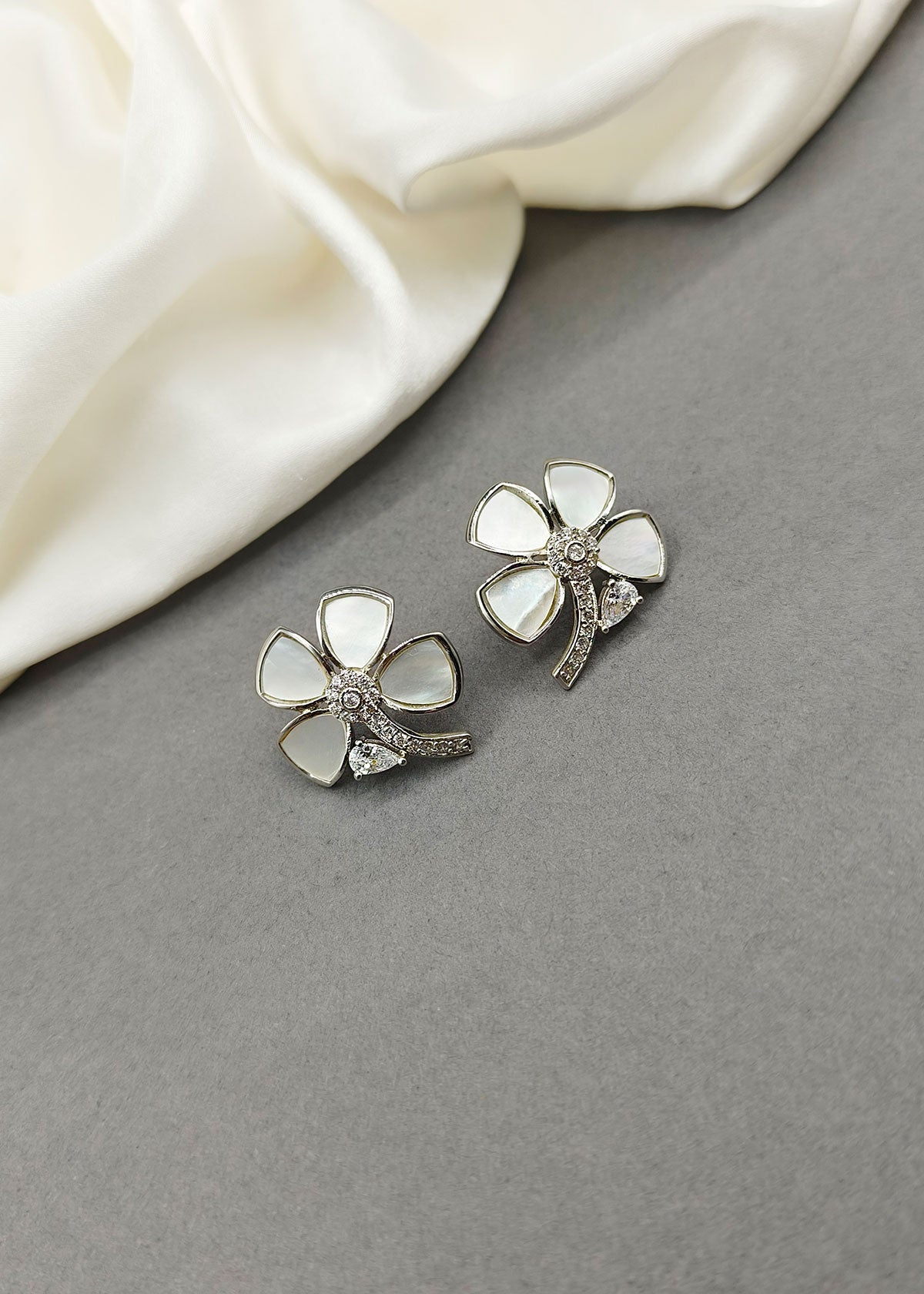 Cubic Zircon Silver Plated Graceful White Mother of Pearl Flower Stud Earring For Women