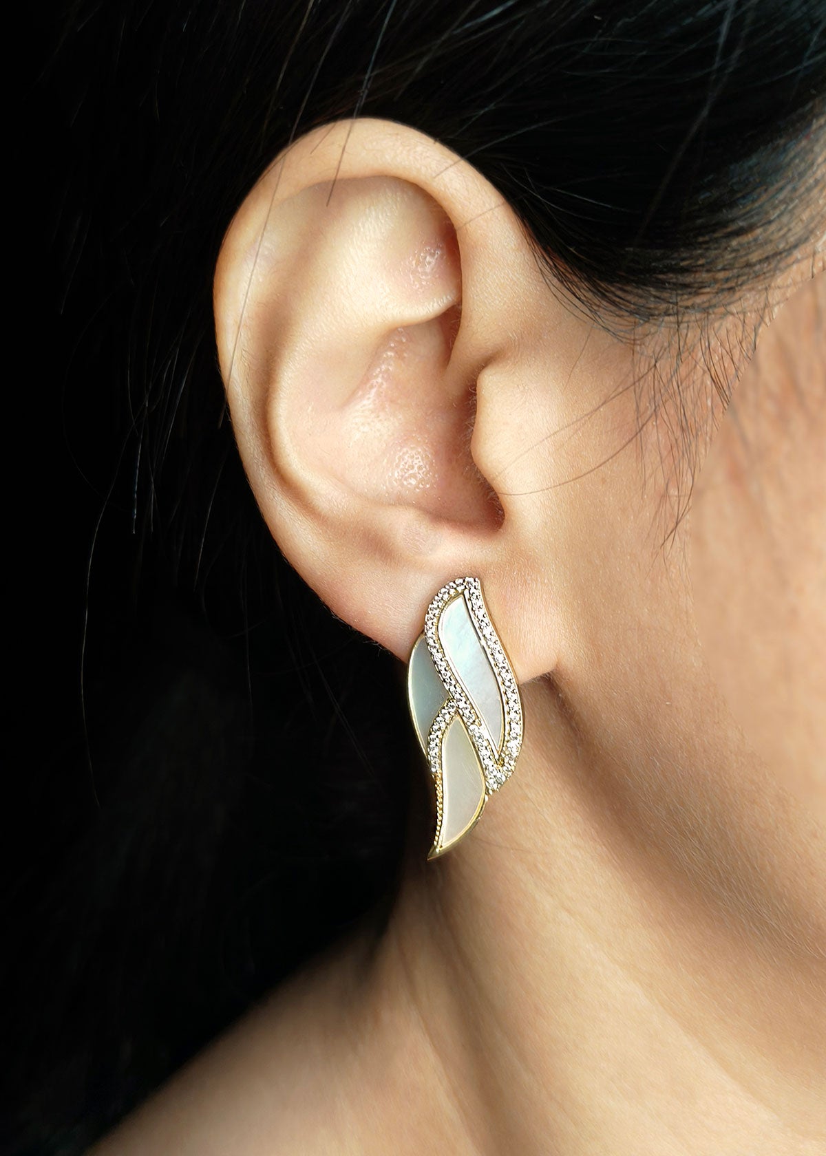 Elegant Leaf Design Mother of Pearl Gold Plated Diamond Stud Earring For Women