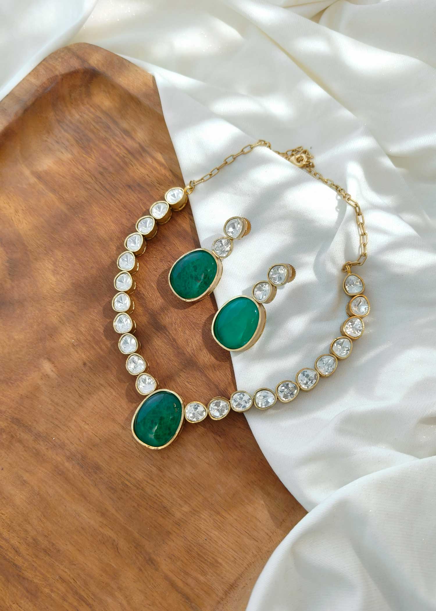 Big Emerald Stone Kundan Short Necklace Set
