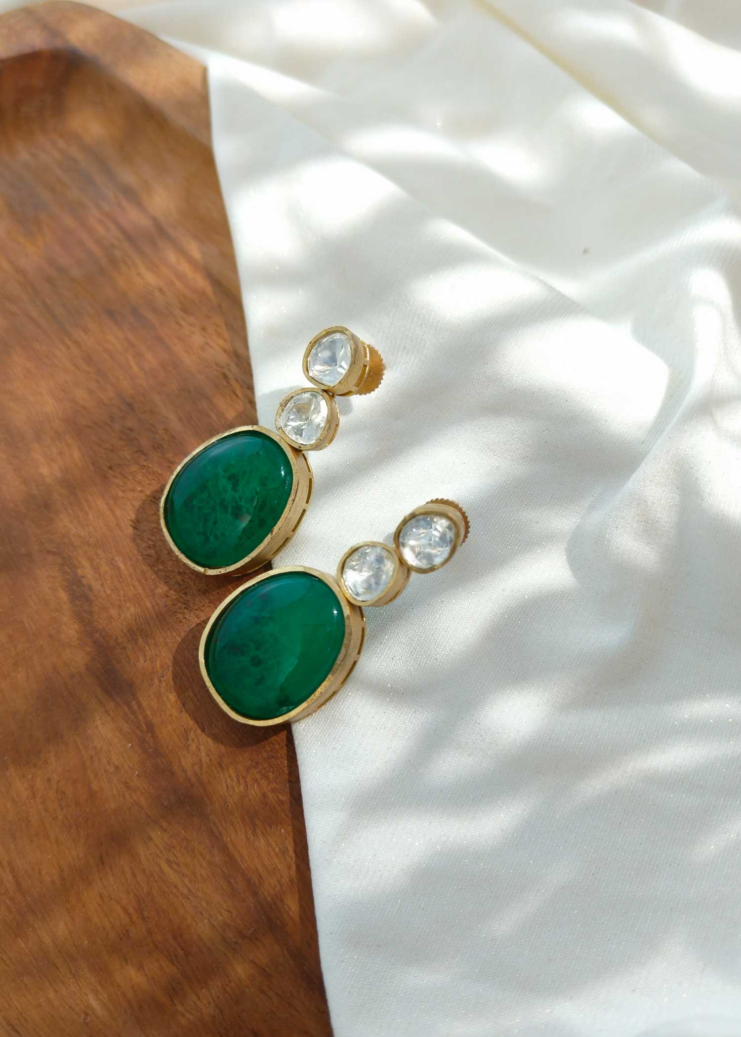 Big Emerald Stone Kundan Short Necklace Set