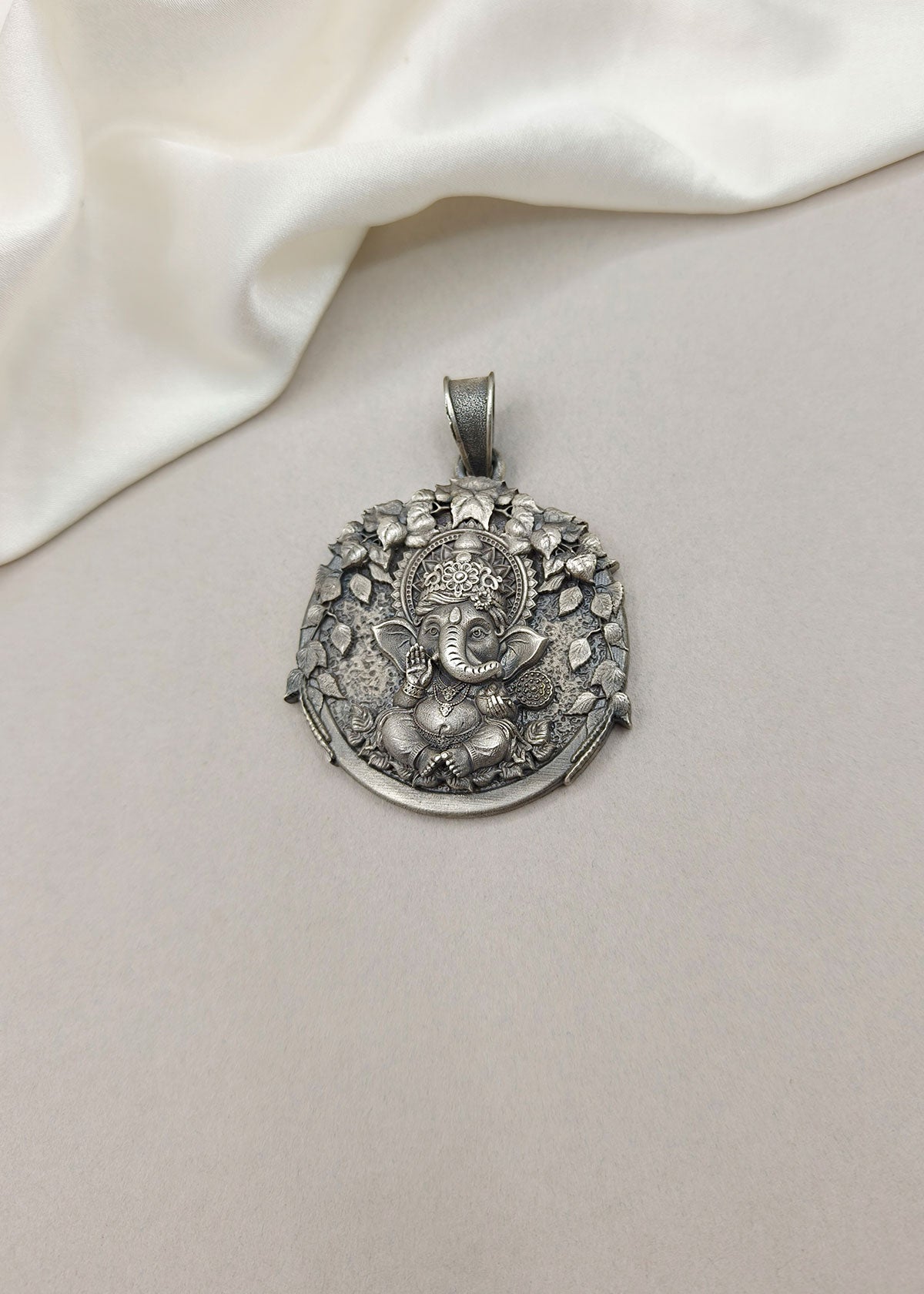 92.5 sterling silver Divine Ganesha Leaf Motif Silver Big Pendant