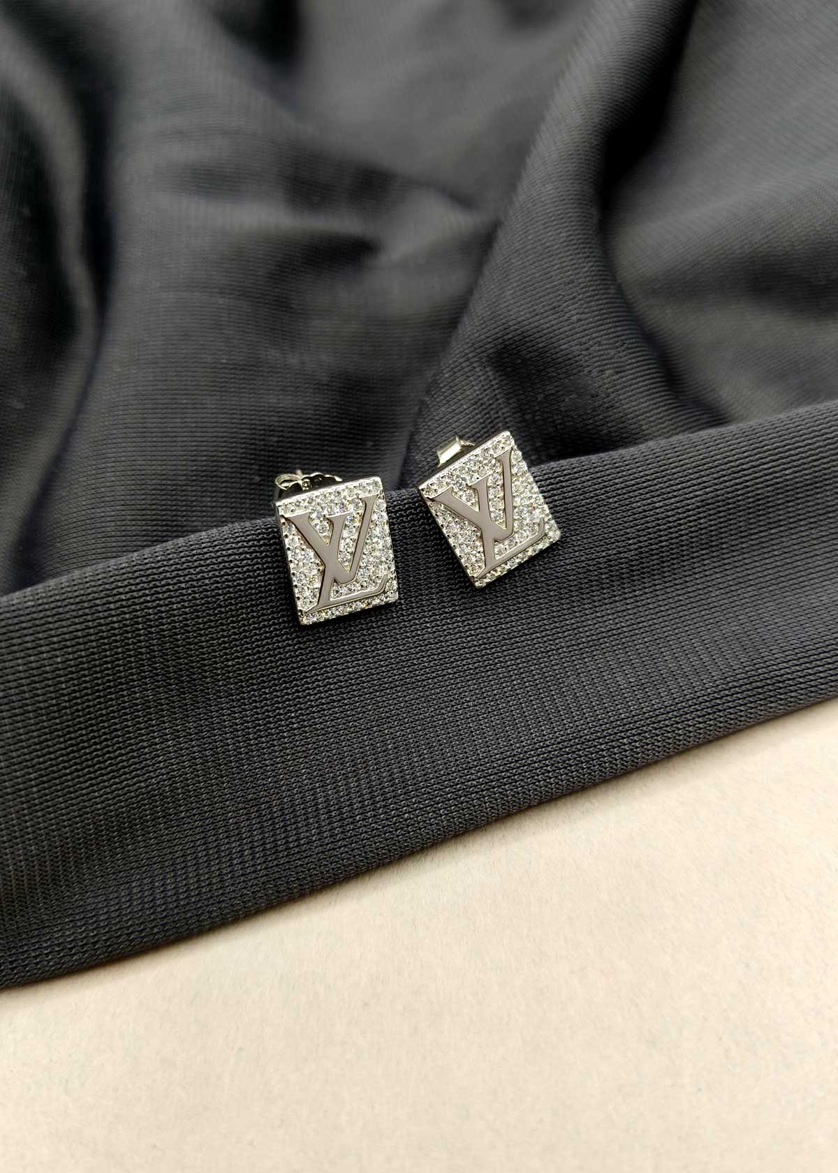 Loui Vuiton Inspired 92.5 Sterling Silver Cubic Zircon Pendant Set With Chain