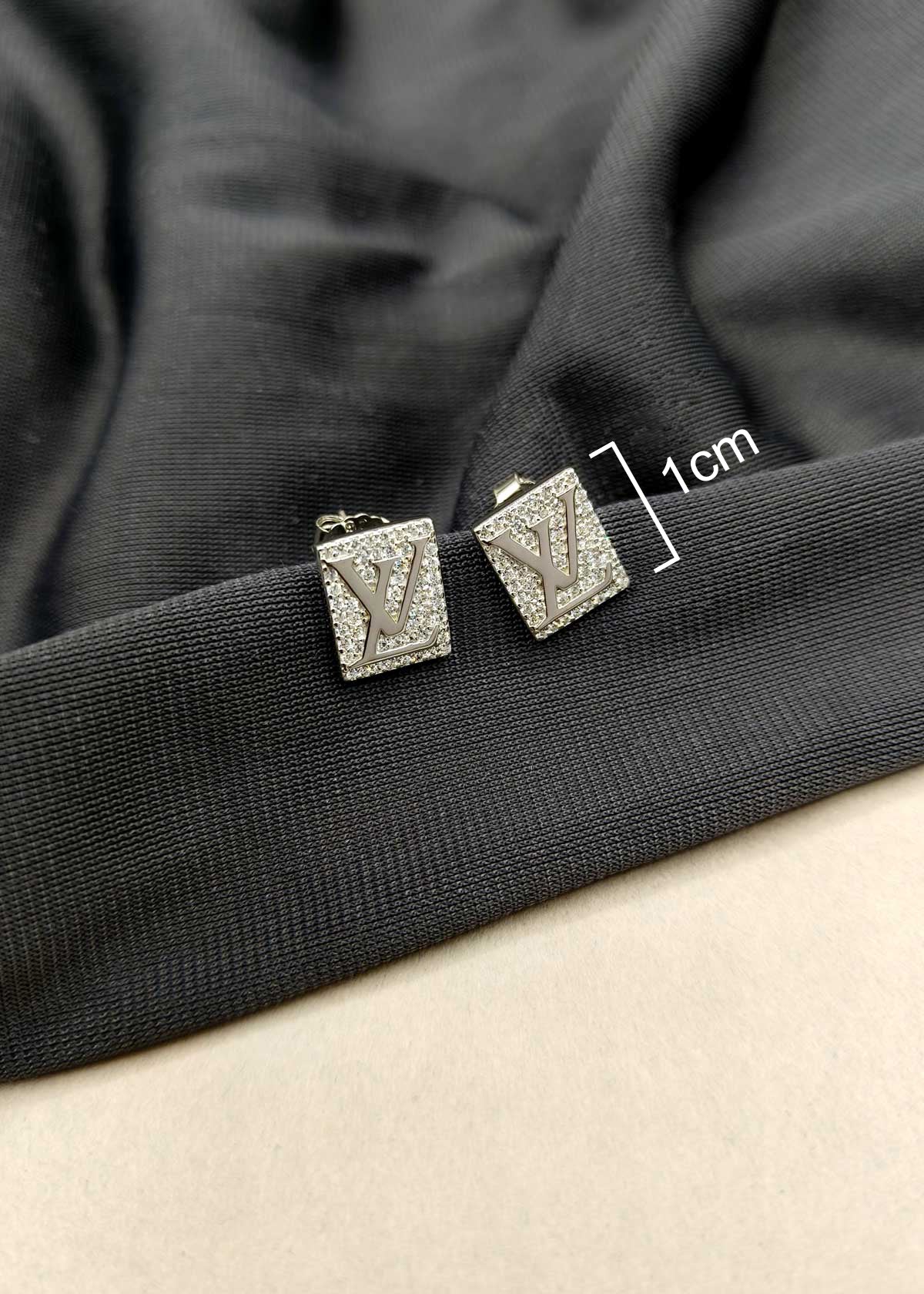 Loui Vuiton Inspired 92.5 Sterling Silver Cubic Zircon Pendant Set With Chain