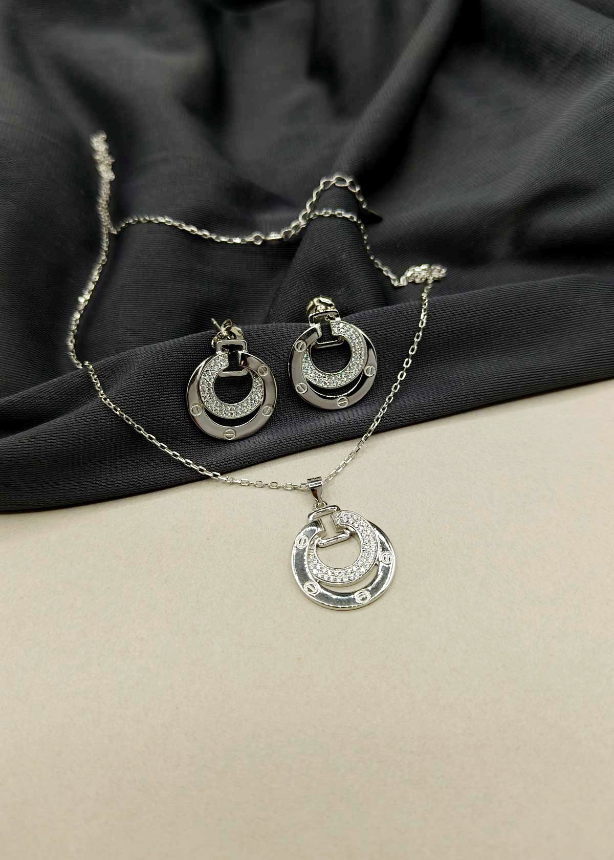 92.5 Sterling Silver Catier Inspired Cubic Zircon Pendant Set With Chain For Women