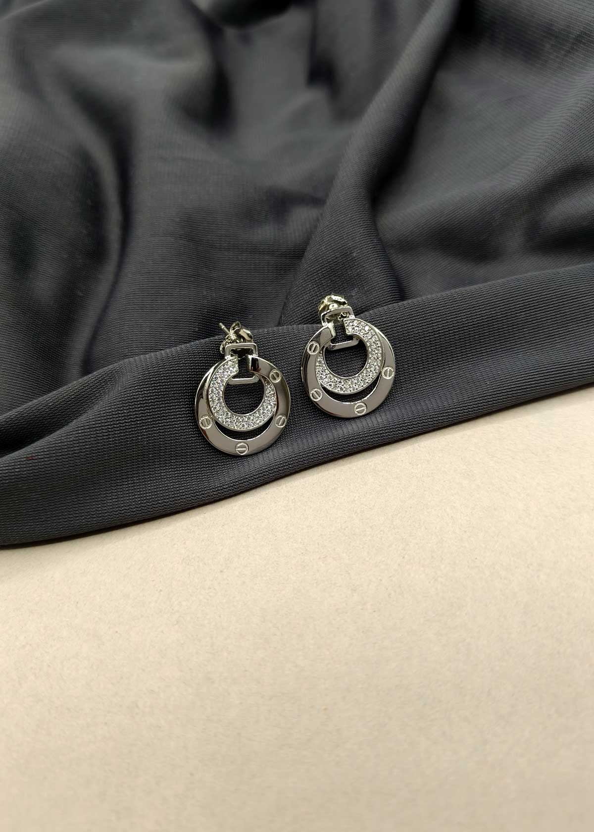 92.5 Sterling Silver Catier Inspired Cubic Zircon Pendant Set With Chain For Women