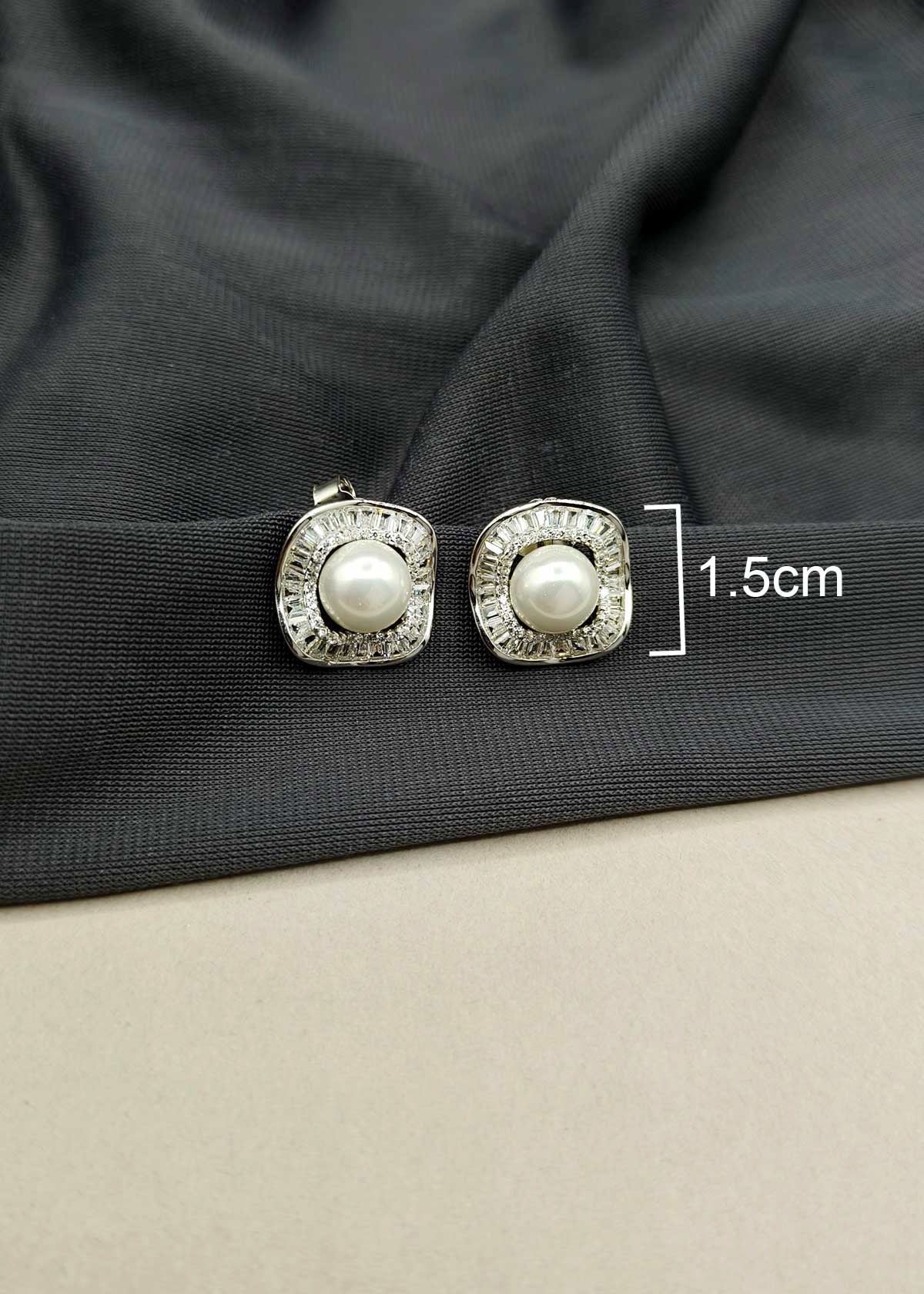 92.5 Sterling Silver Glamorous Pearl With Baguette Stone Pendant Set For Women Set