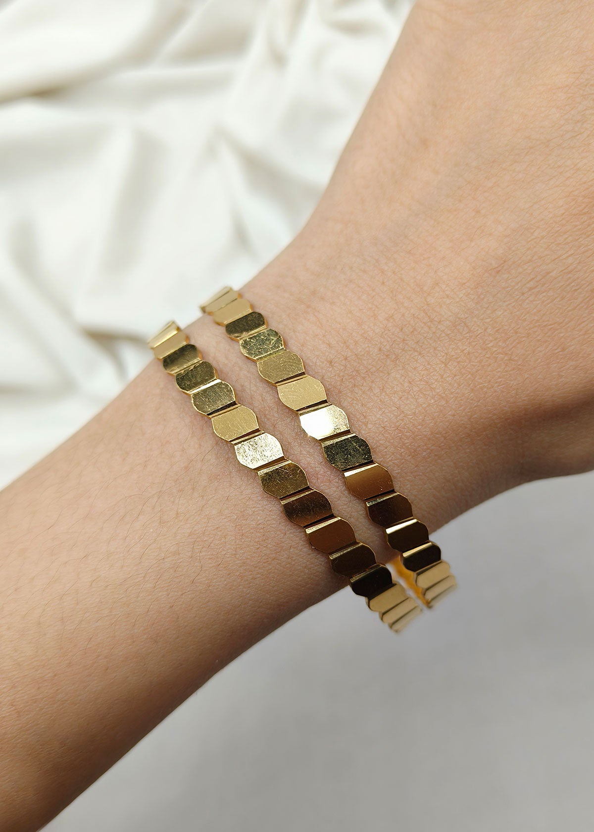 1 Gram Gold Plated Unique Designer Plain Bangles (4 Pcs)
