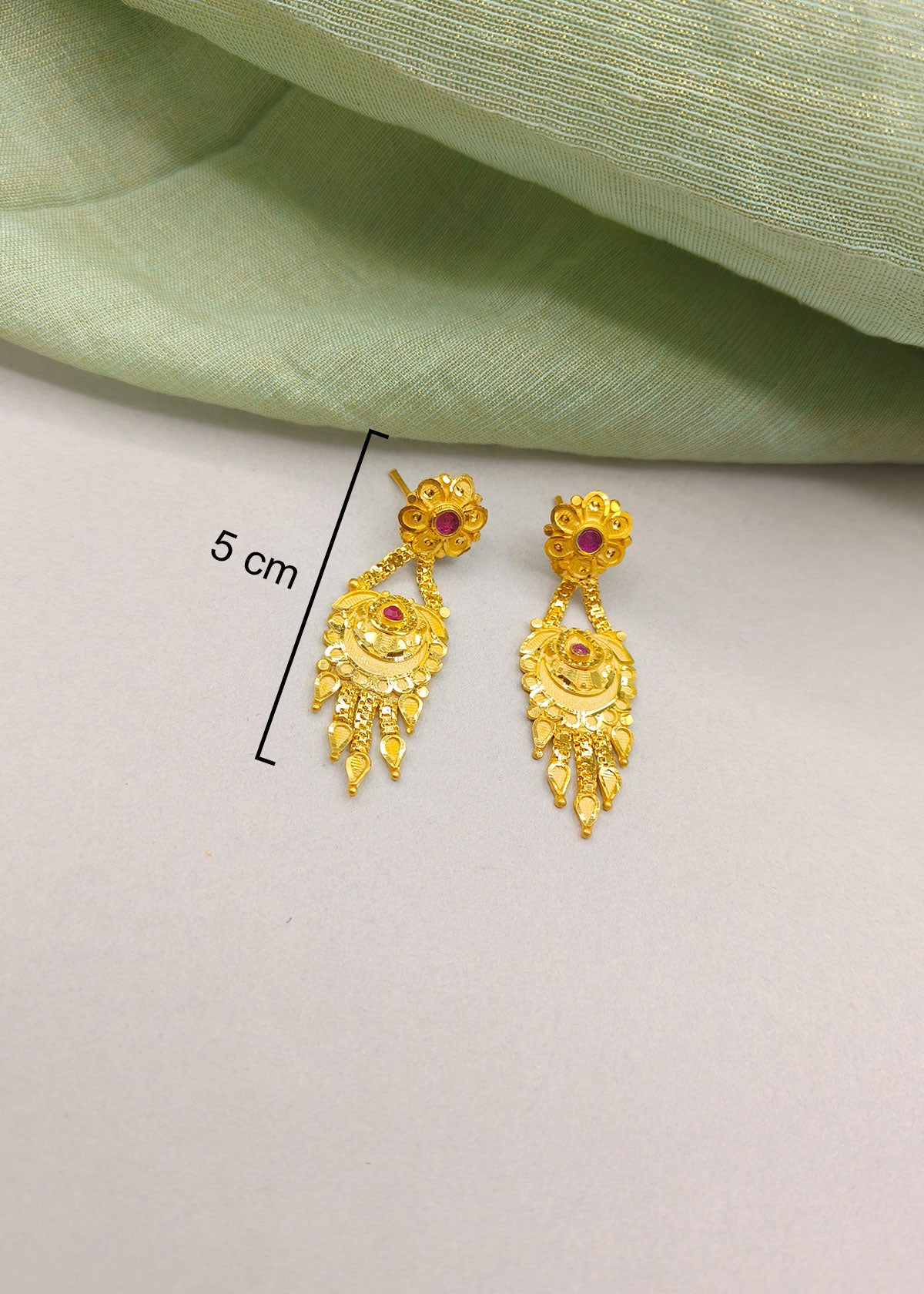 Delicate 1 Gram Gold Plated Floral Design Short Necklace Set