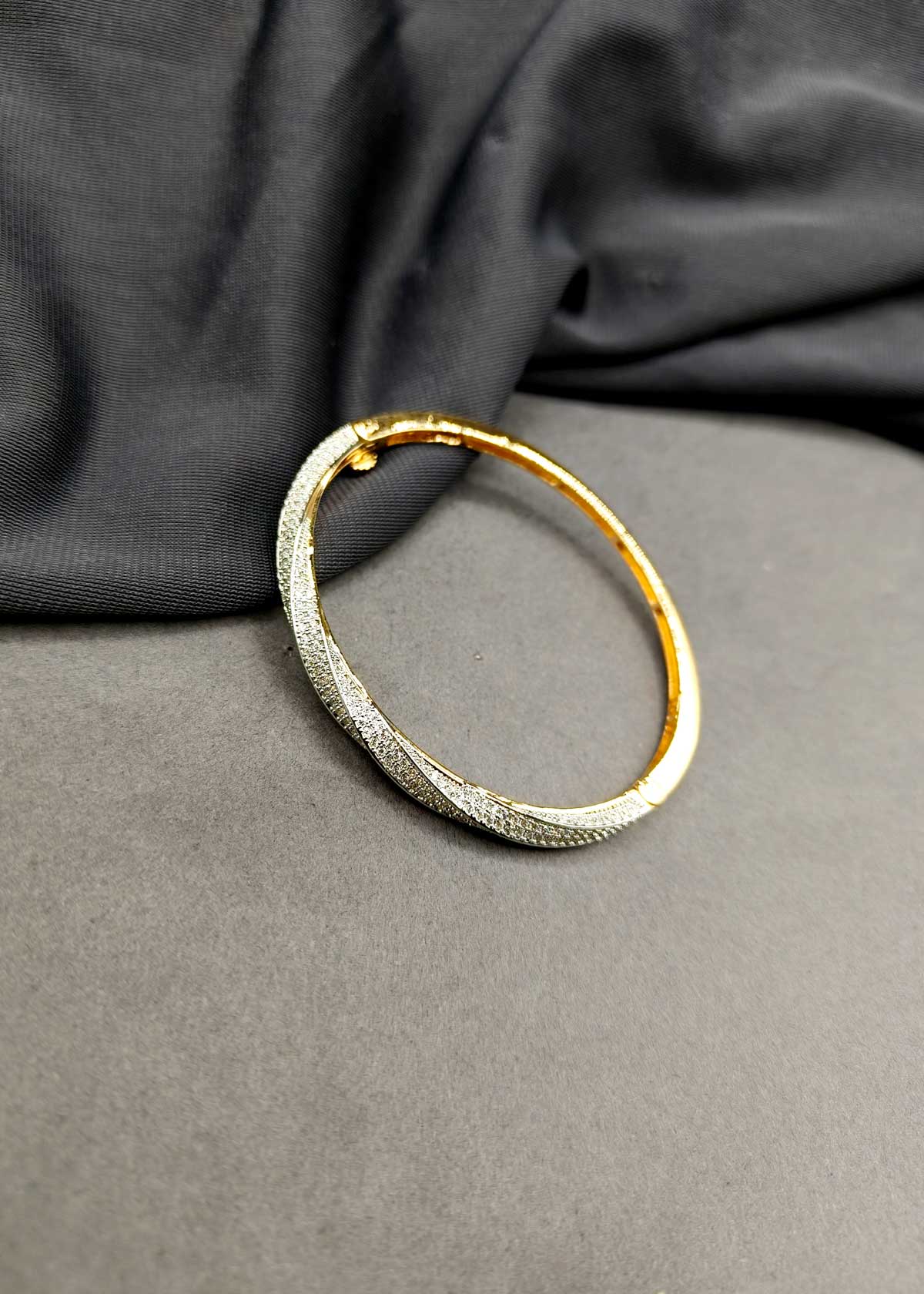 Twisting Lines Cubic Zircon Gold Silver Plated Kada Bracetet For Women