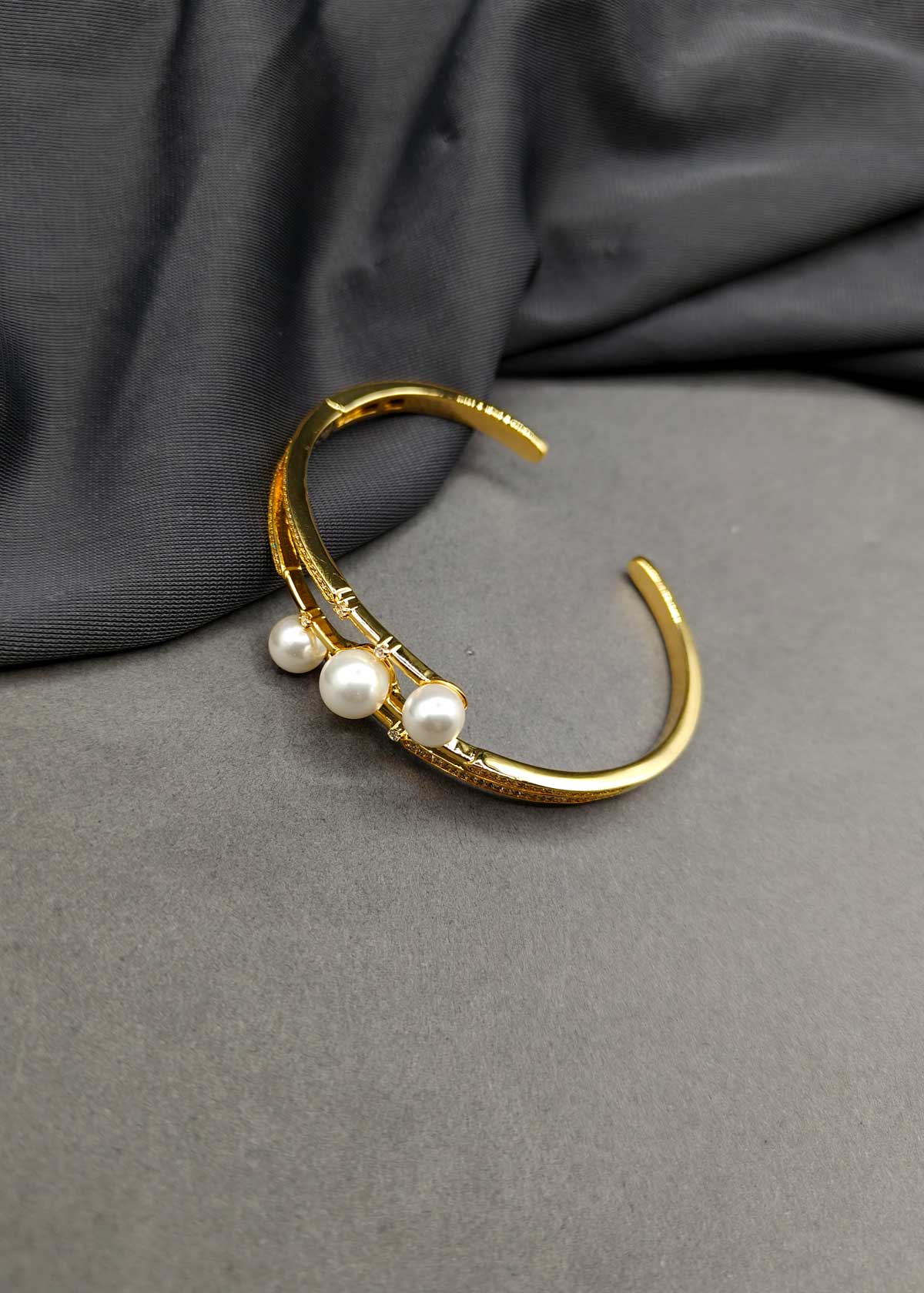 Classic Split Cuff Design Cubic Zircon Gold Plated Kada Bracetet For Women
