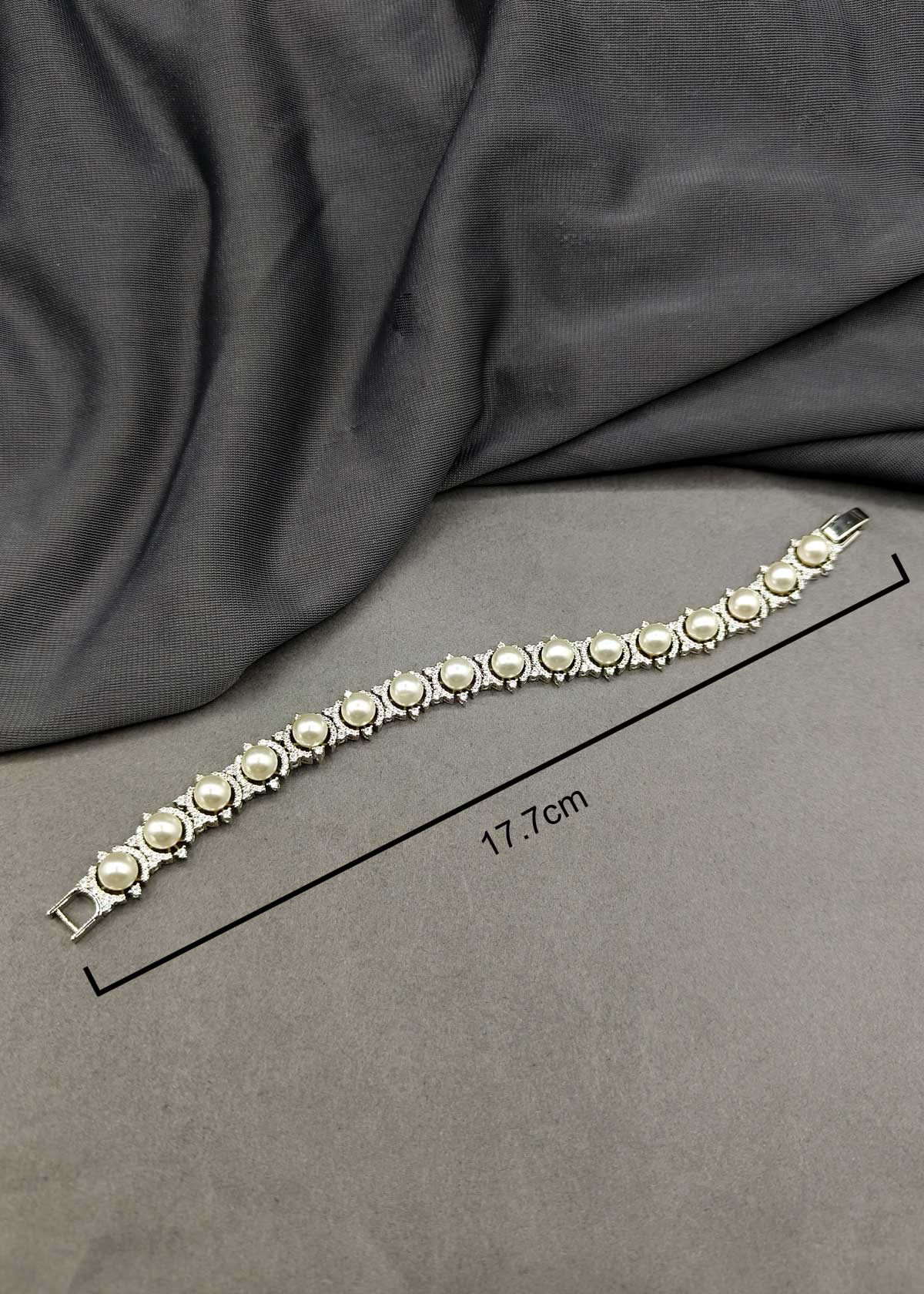 Charming Link Design Cubic Zircon Gold Plated Loose Bracelet For Women