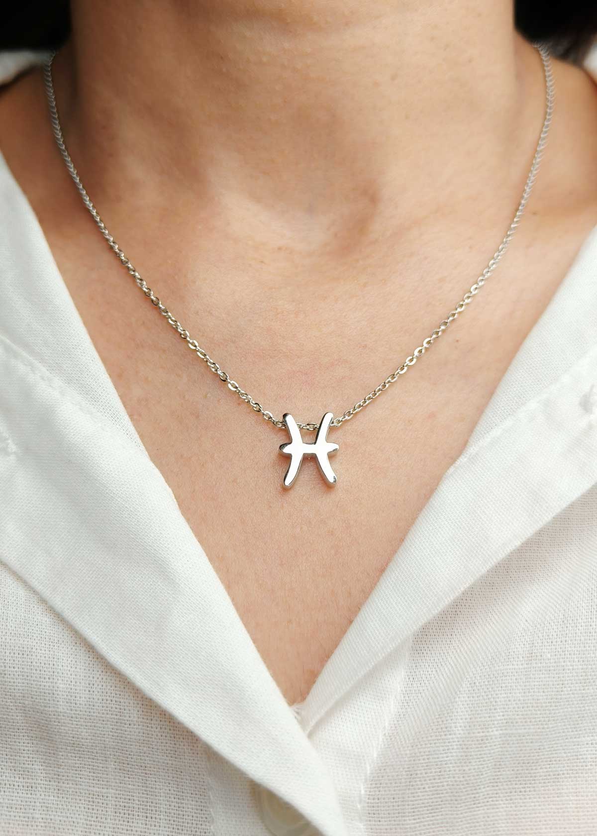 92.5 Sterling Silver Pisces Zodiac Symbol Pendant + Chain